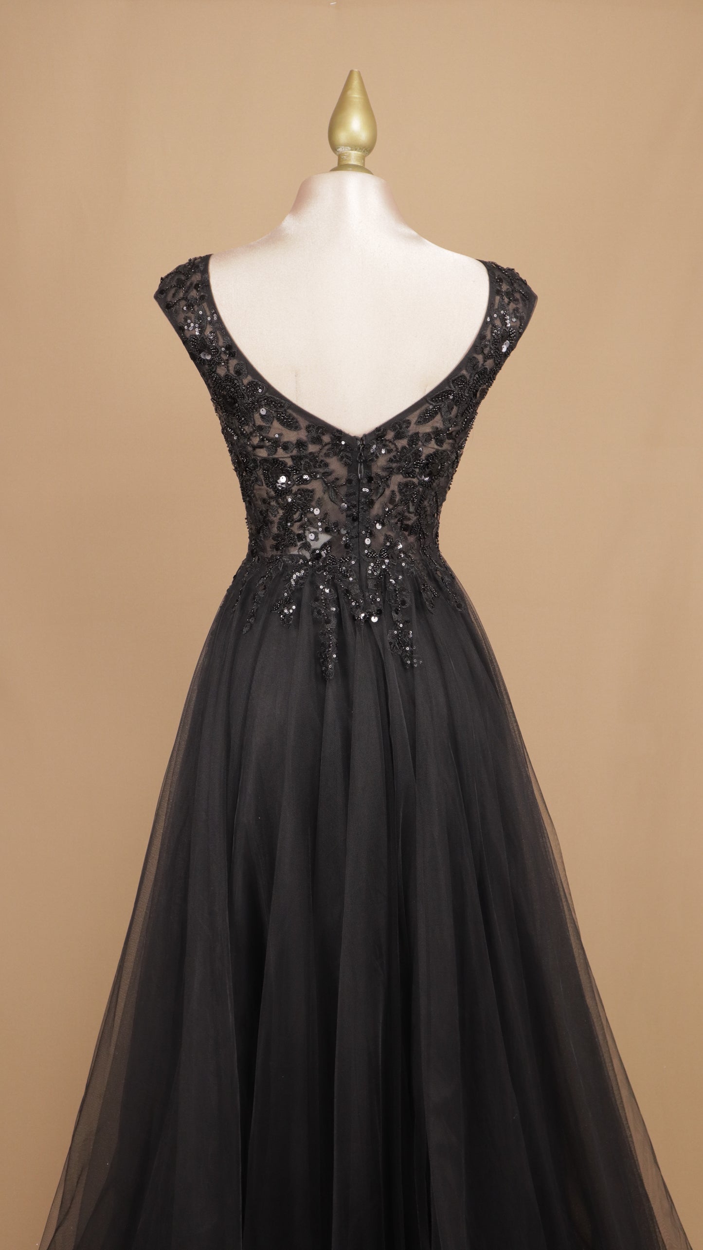 Vestido largo linea A con aplicación