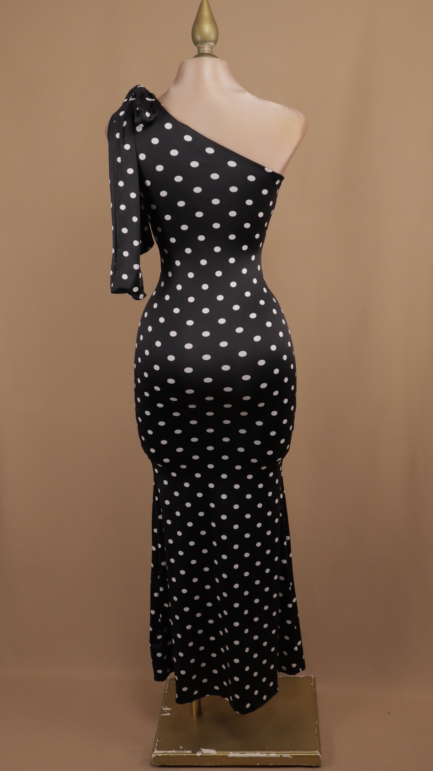 Vestido largo asimétrico boleado