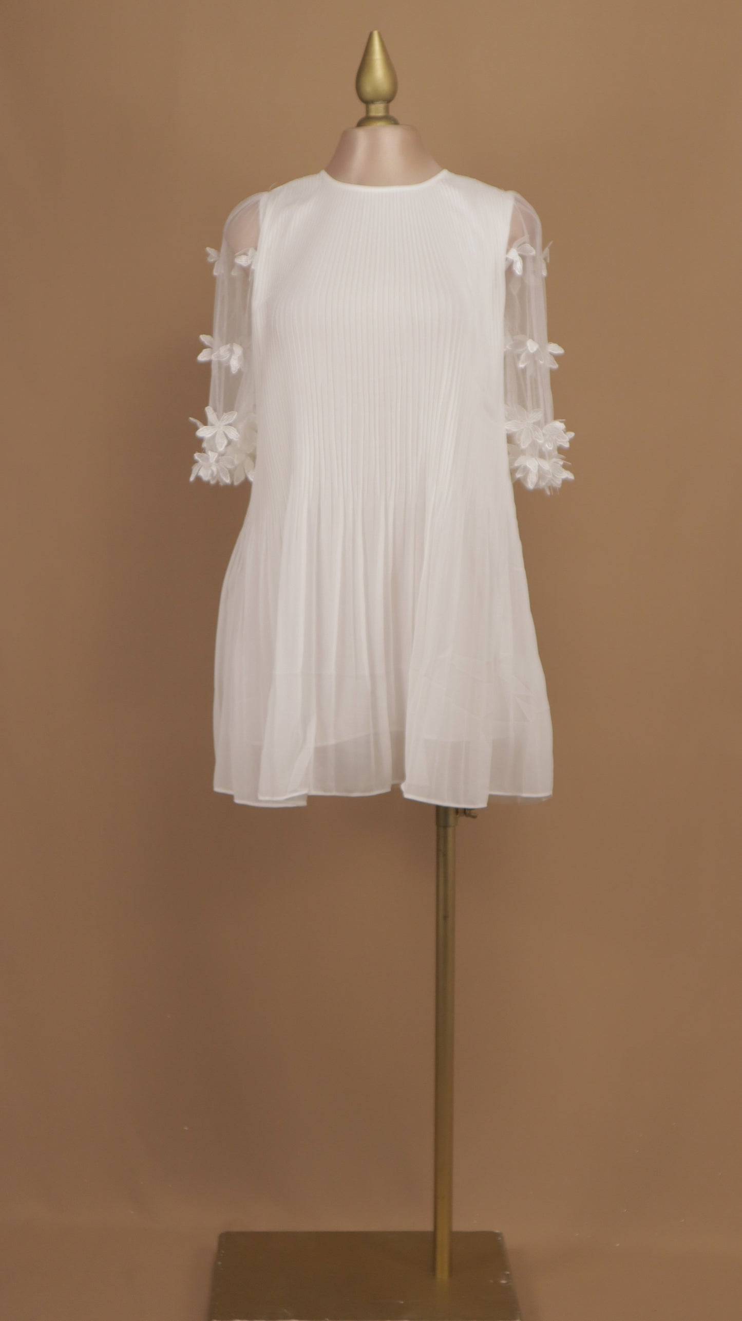 Vestido corto manga larga con mariposas