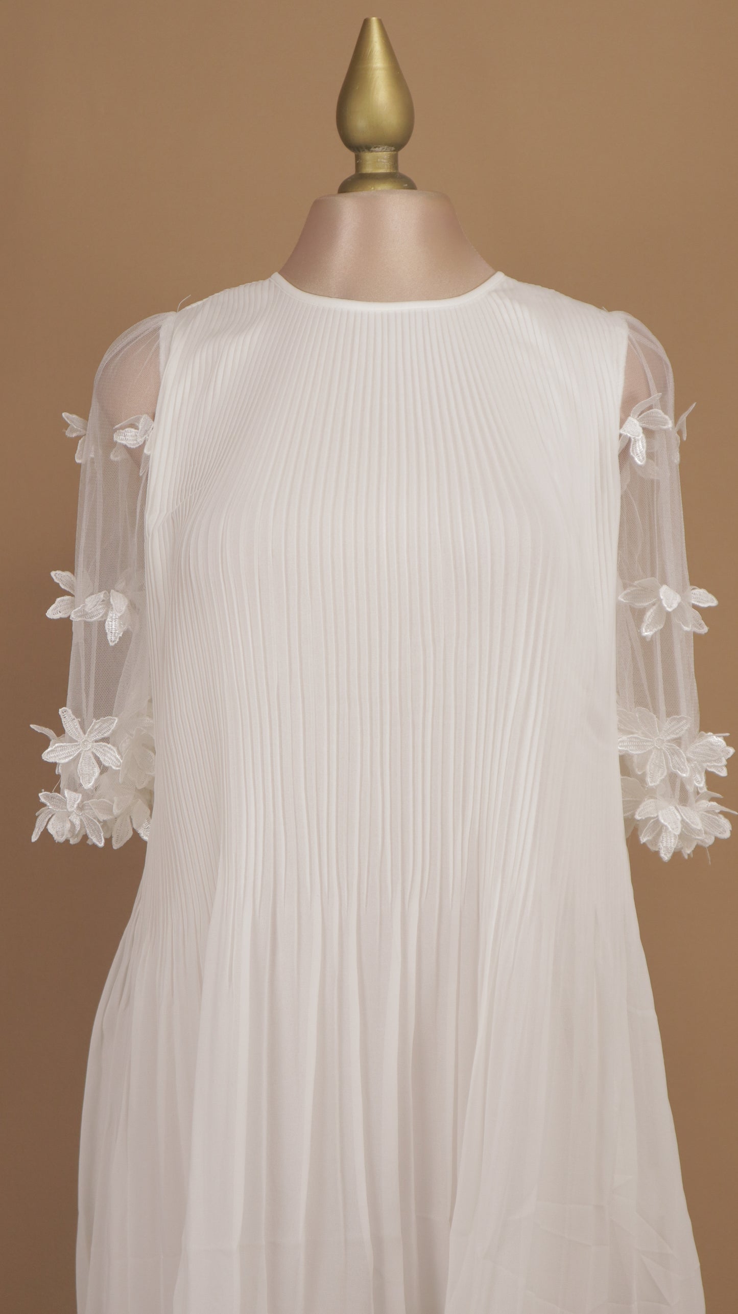 Vestido corto manga larga con mariposas