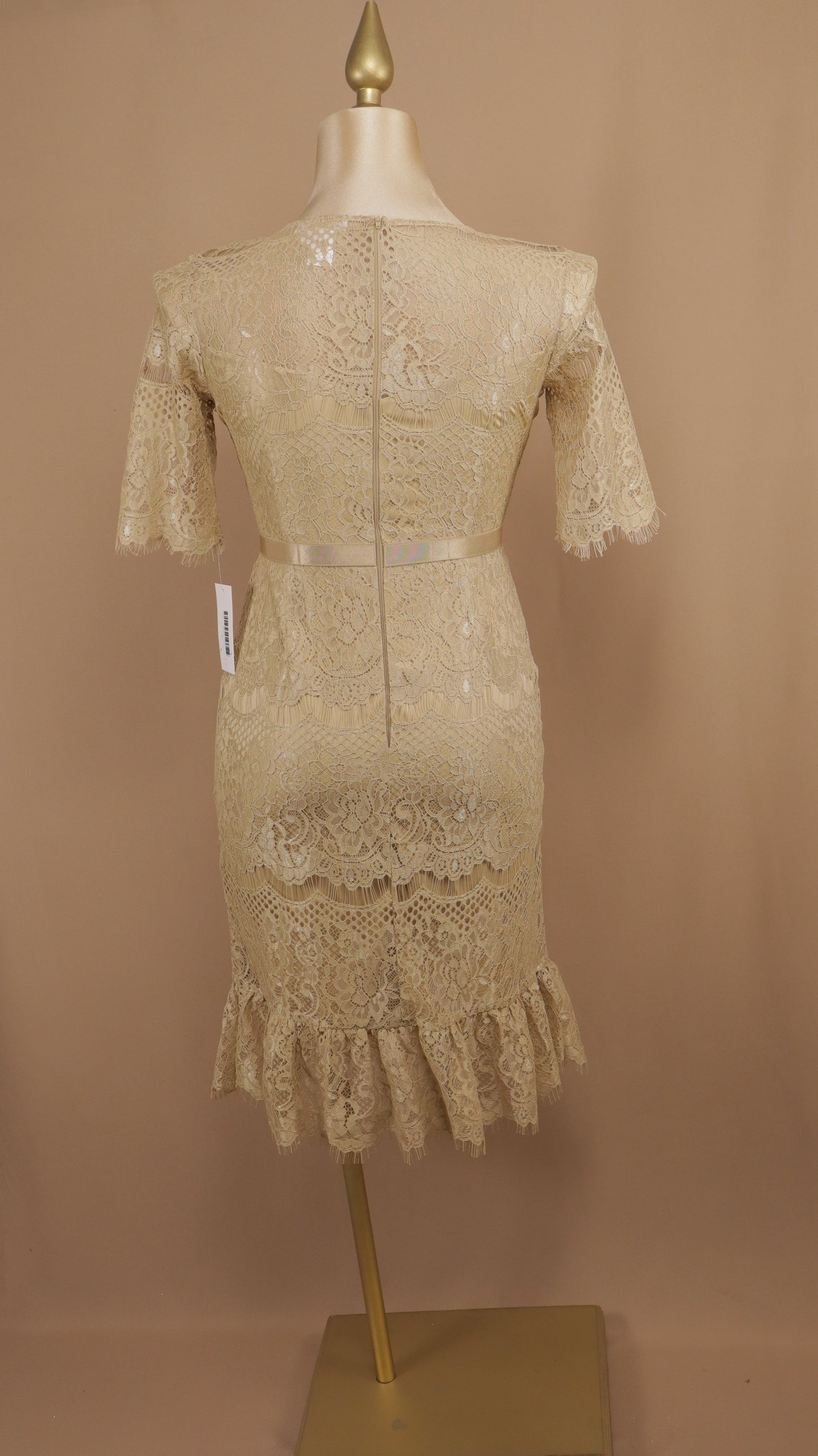 Vestido talla extra de encaje con olan en falda