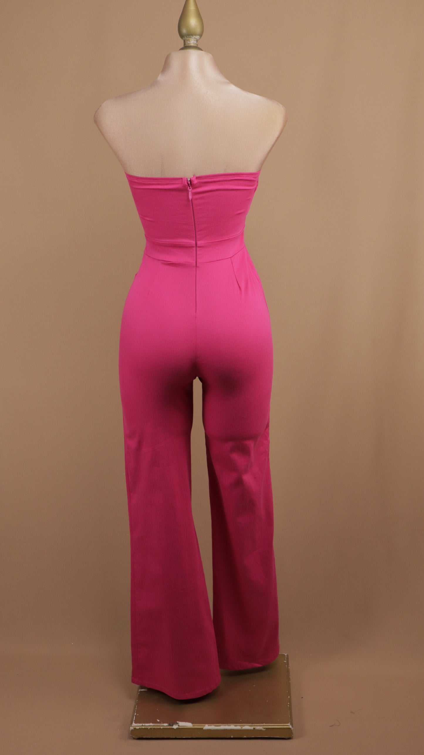 Palazzo estraple con botón dorado