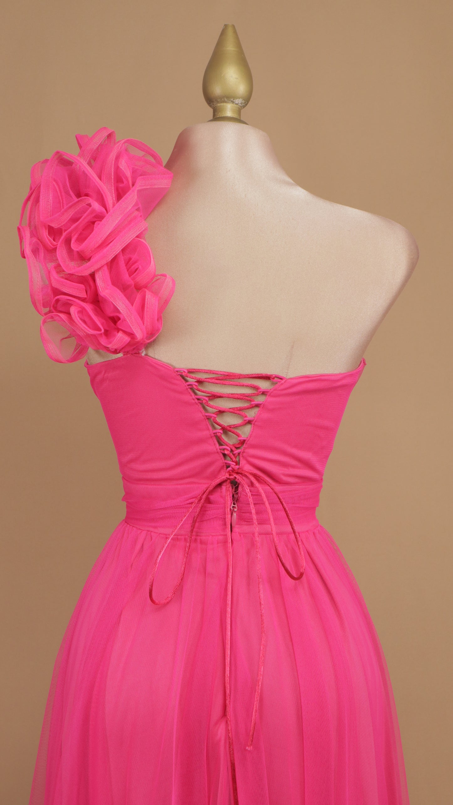 Vestido largo de tul con escote corazón