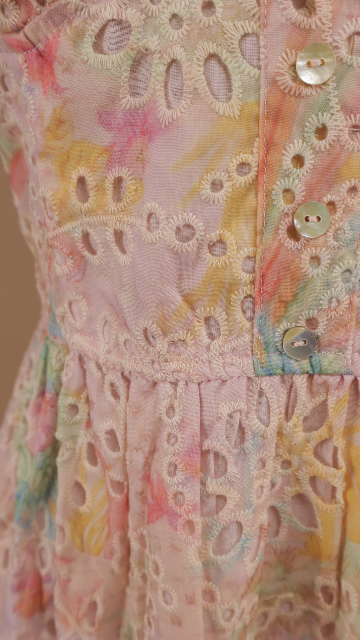 Vestido midi bordado estampado