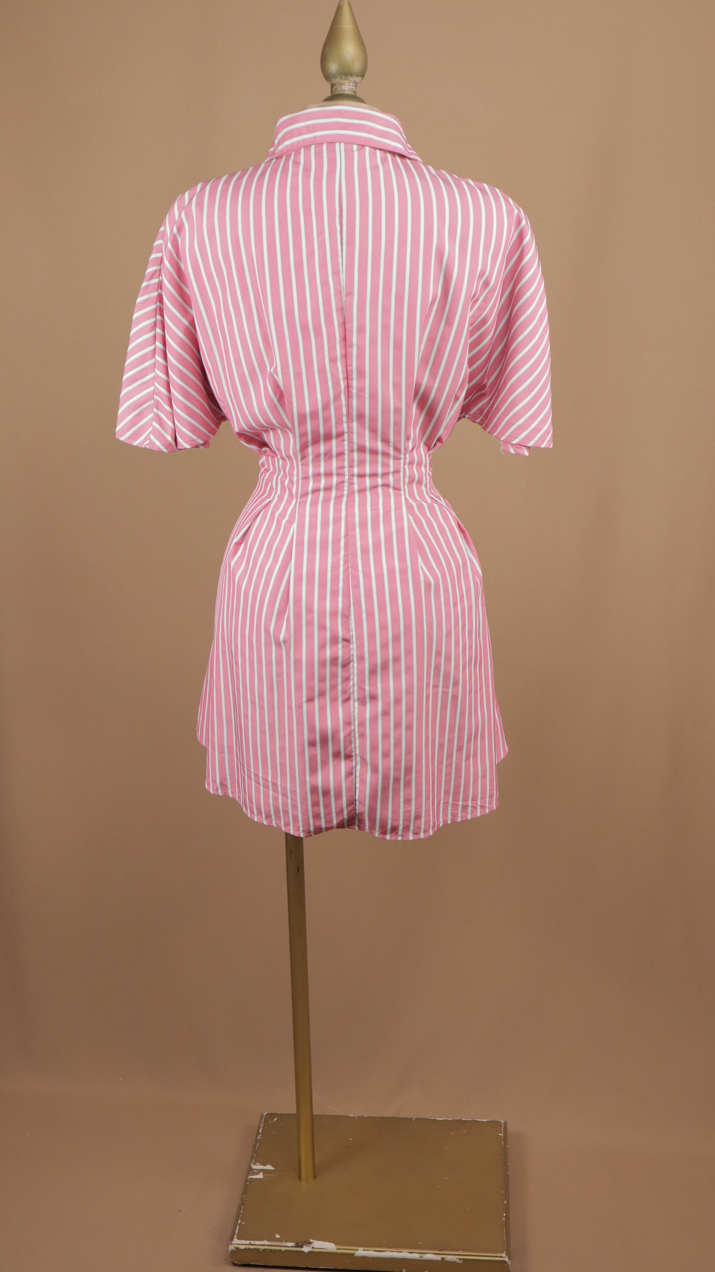 Vestido midi de líneas con manga