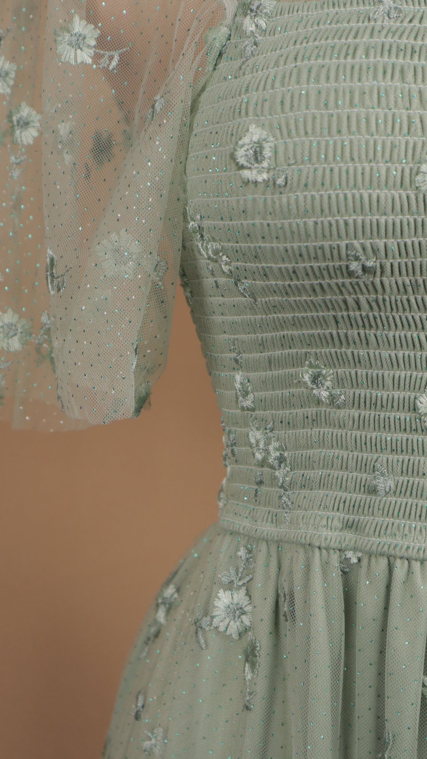 Vestido midi tull bordado