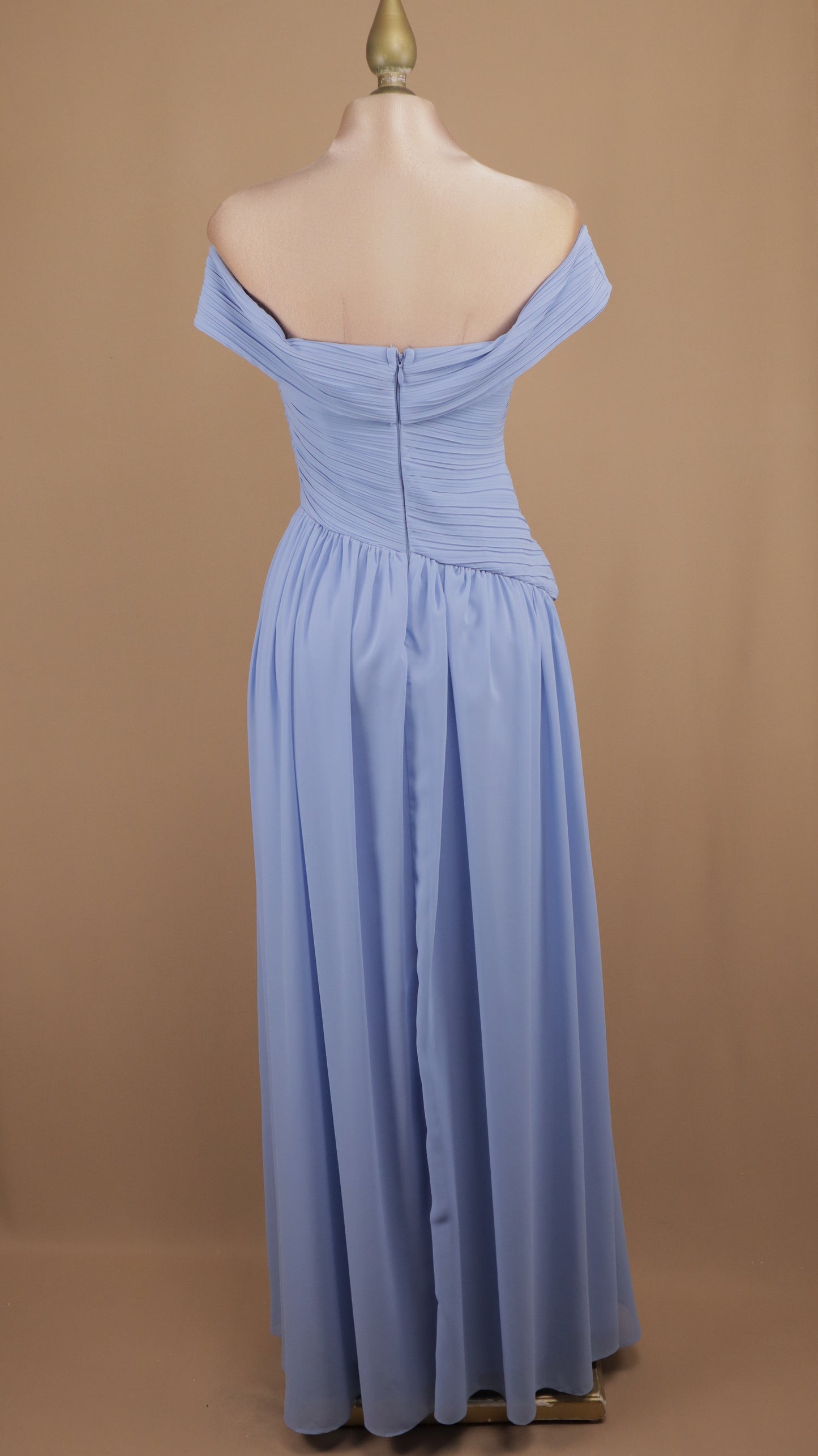 Vestido largo drapeado en busto y escote al hombro