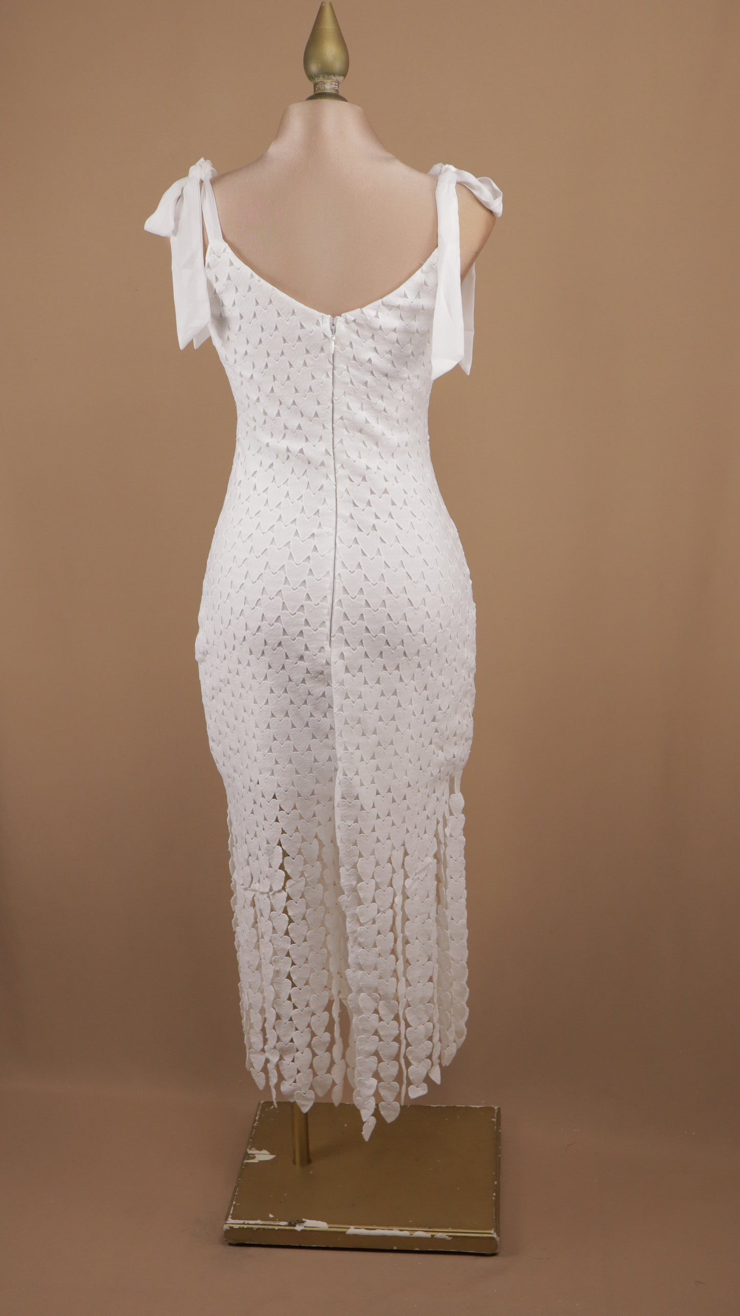 Vestido midi de corazones y tiras
