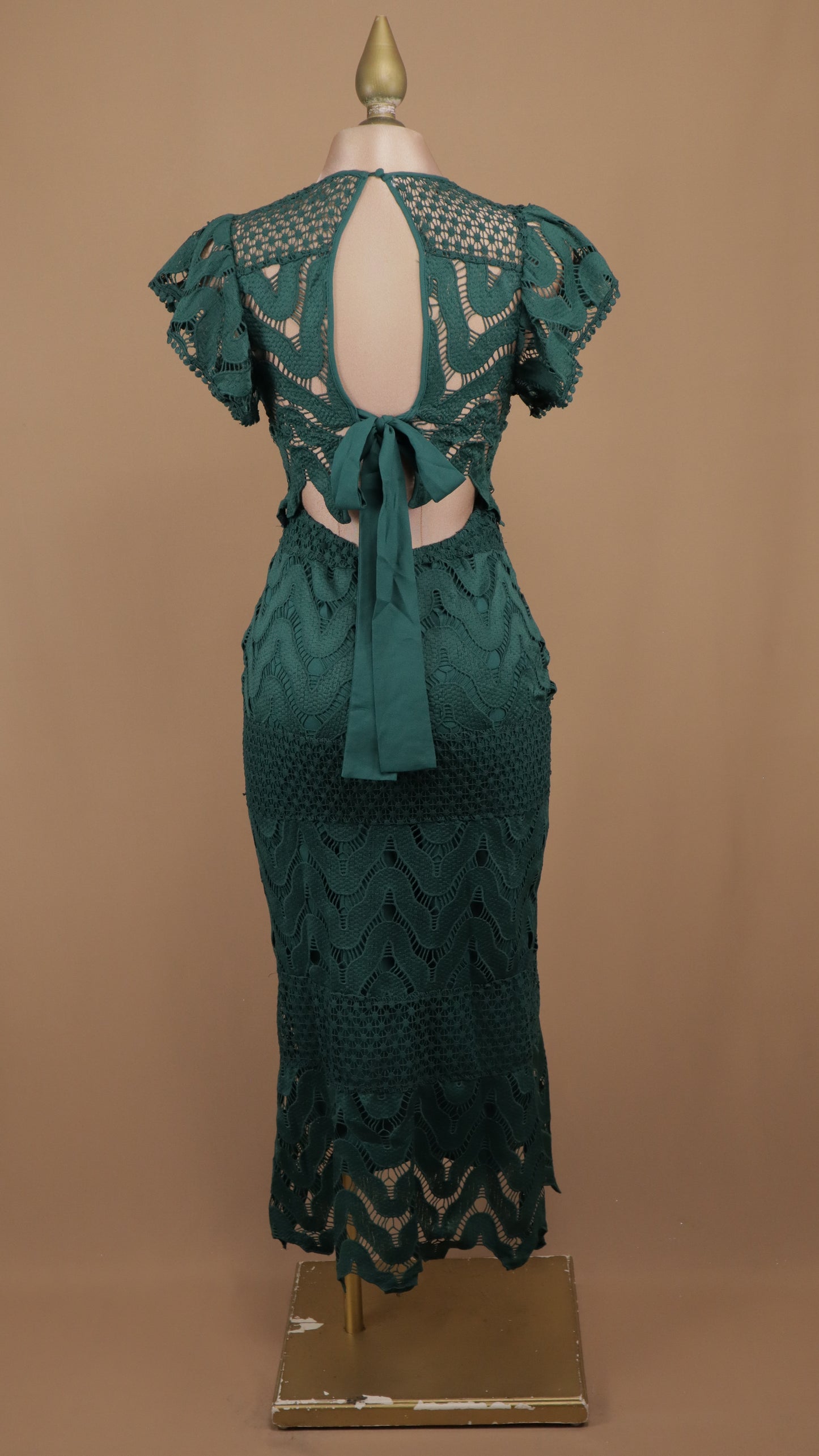 Vestido midi de encaje y crochet