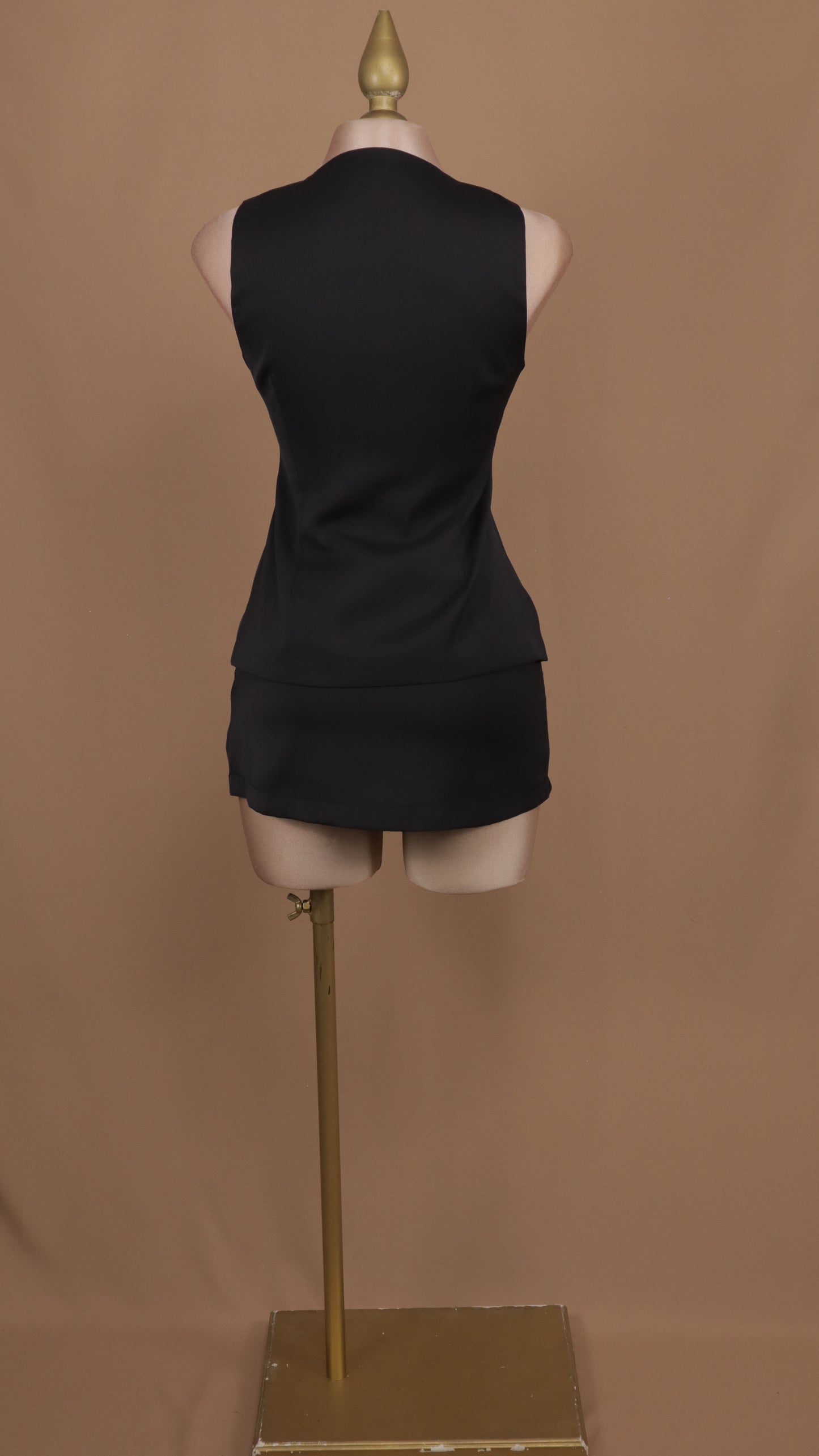 Conjunto con saco y falda corta