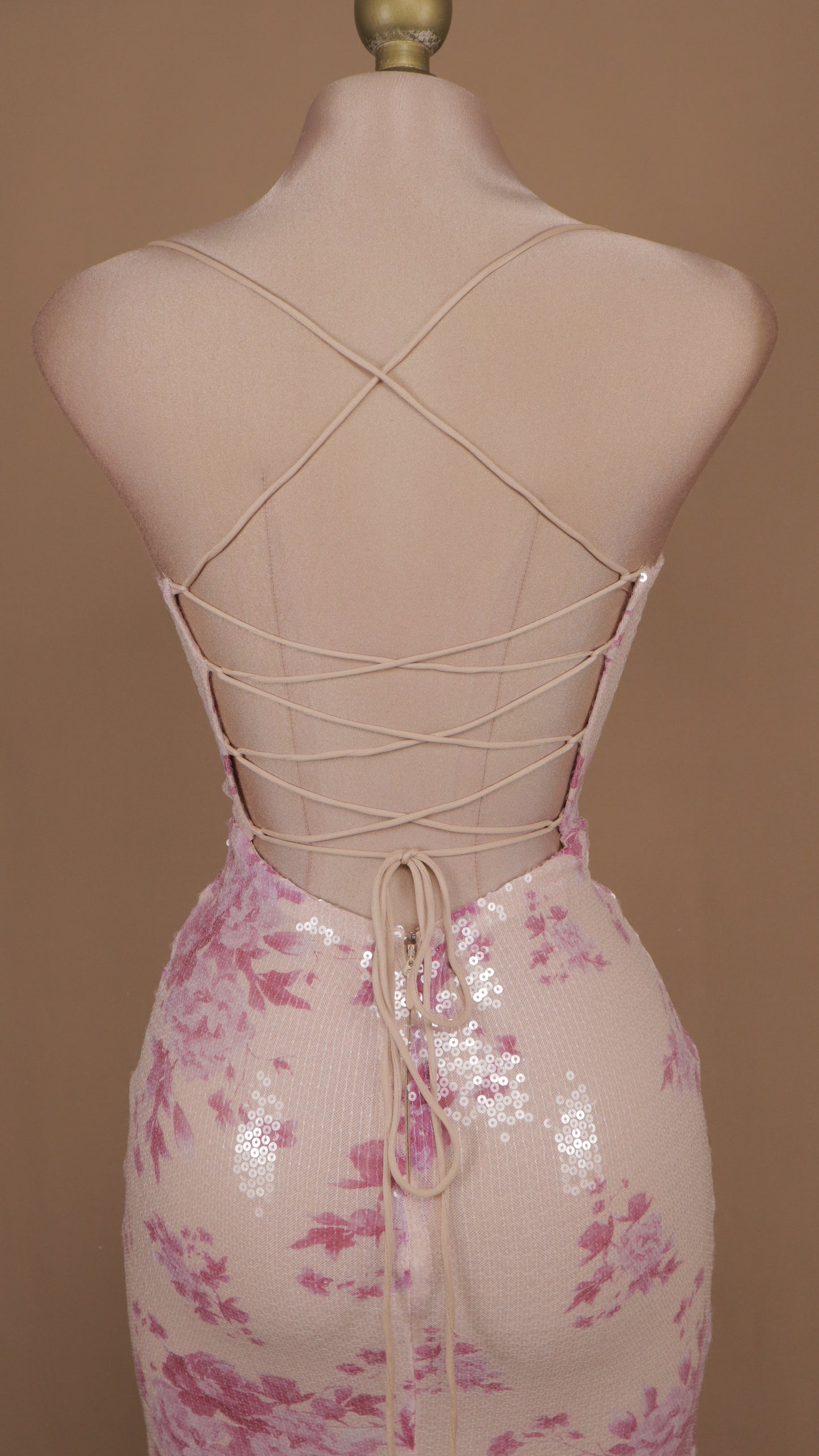 Vestido largo sakura con abertura en pierna