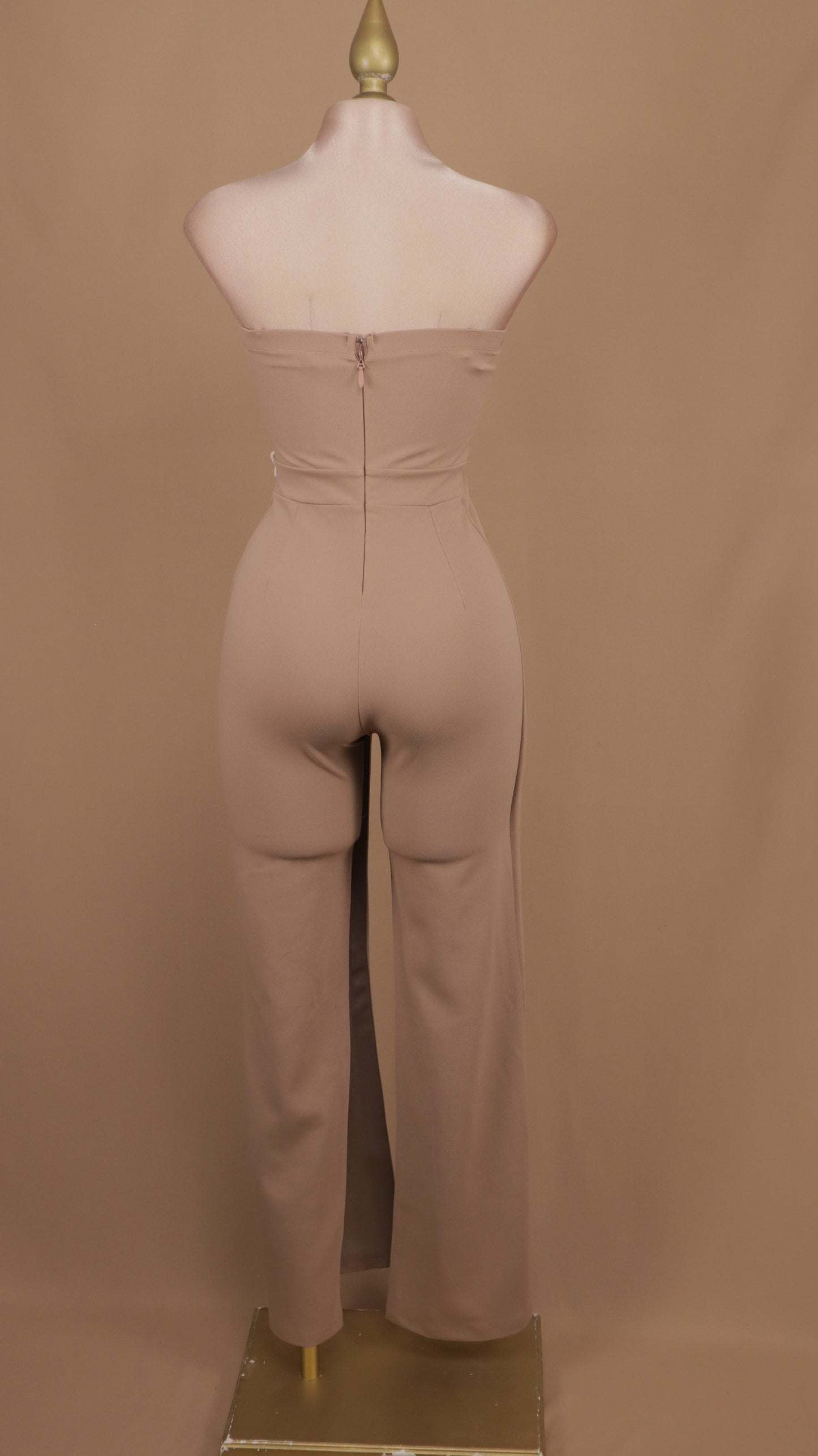 Palazzo estraple con botones dorados