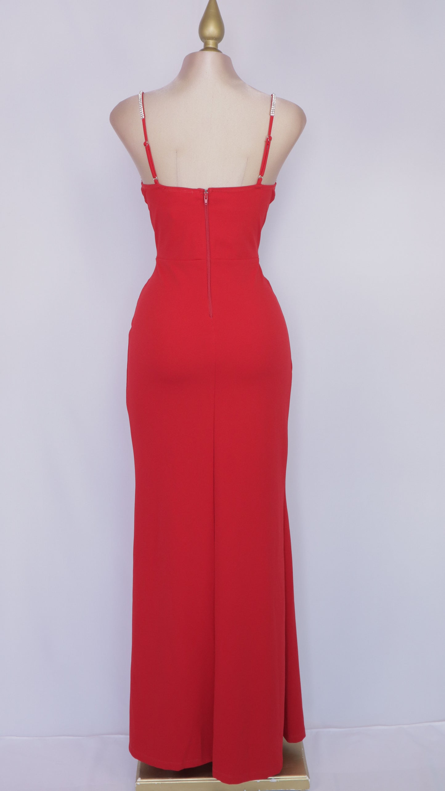 Vestido largo de tirantes brillantes