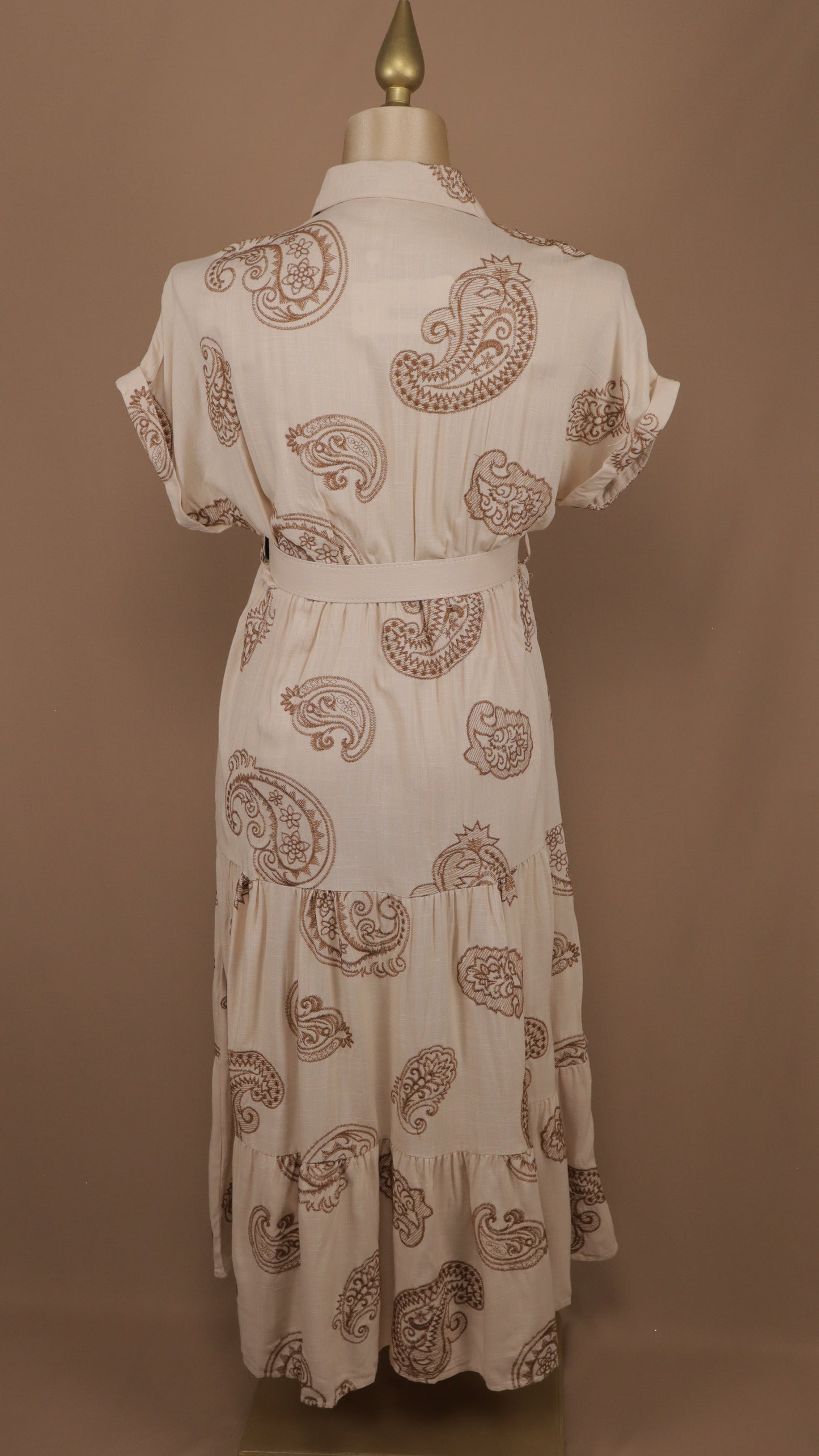 Vestido plus size con bordado