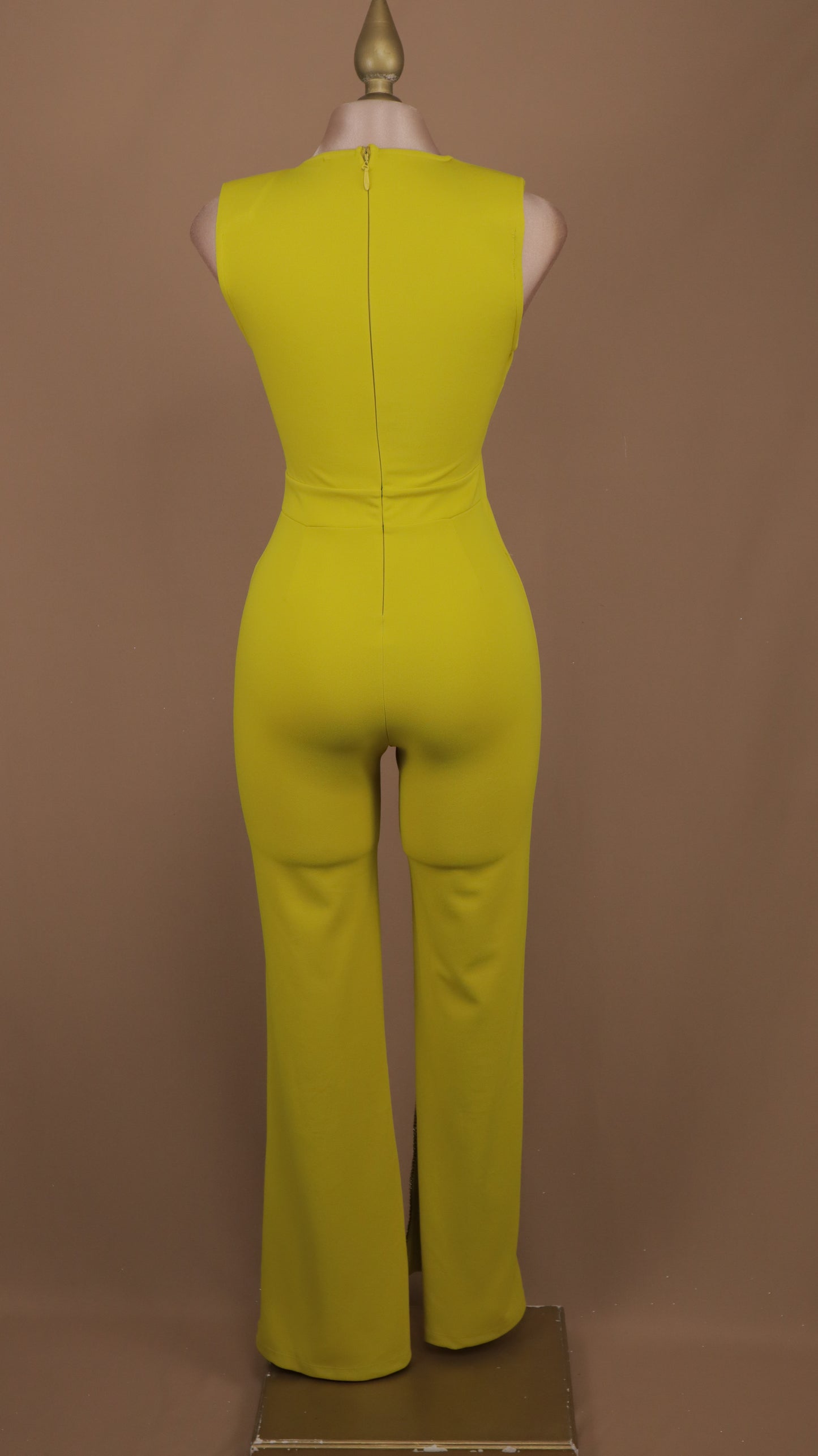 Palazzo resacado con aplicación en solapa