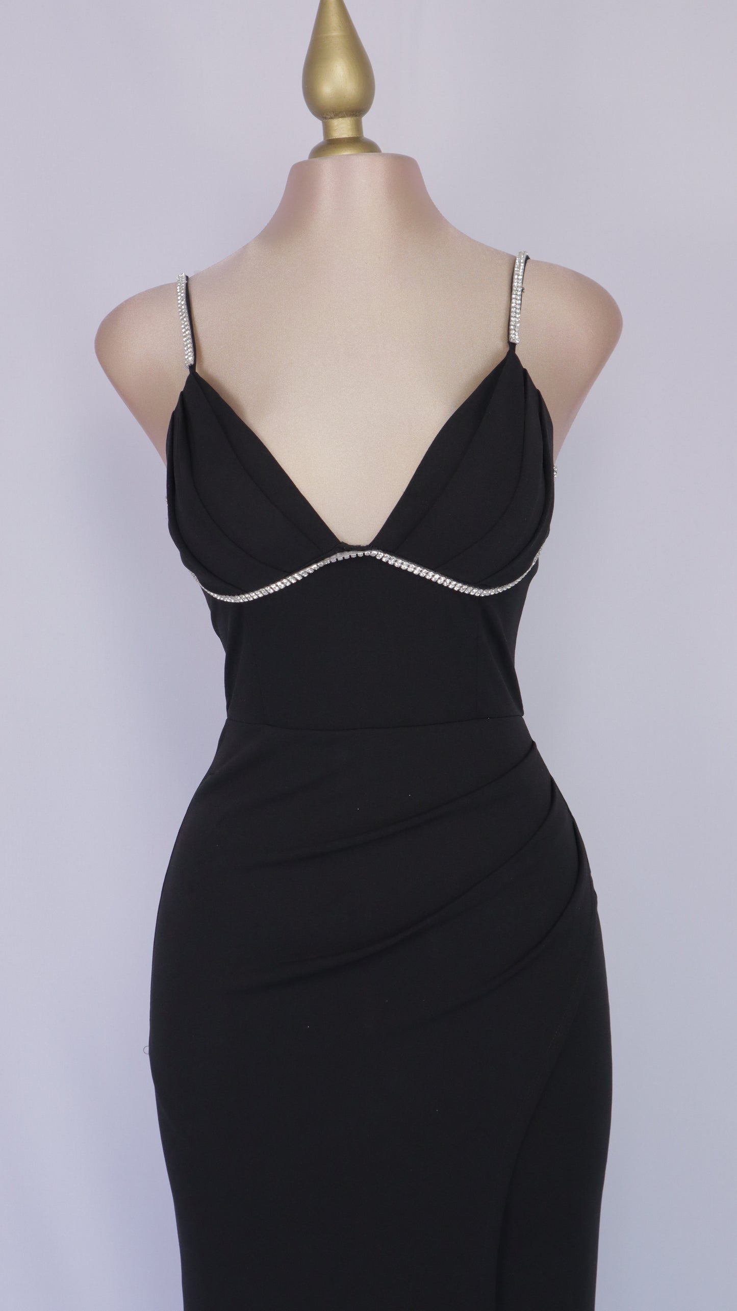 Vestido largo de tirantes brillantes
