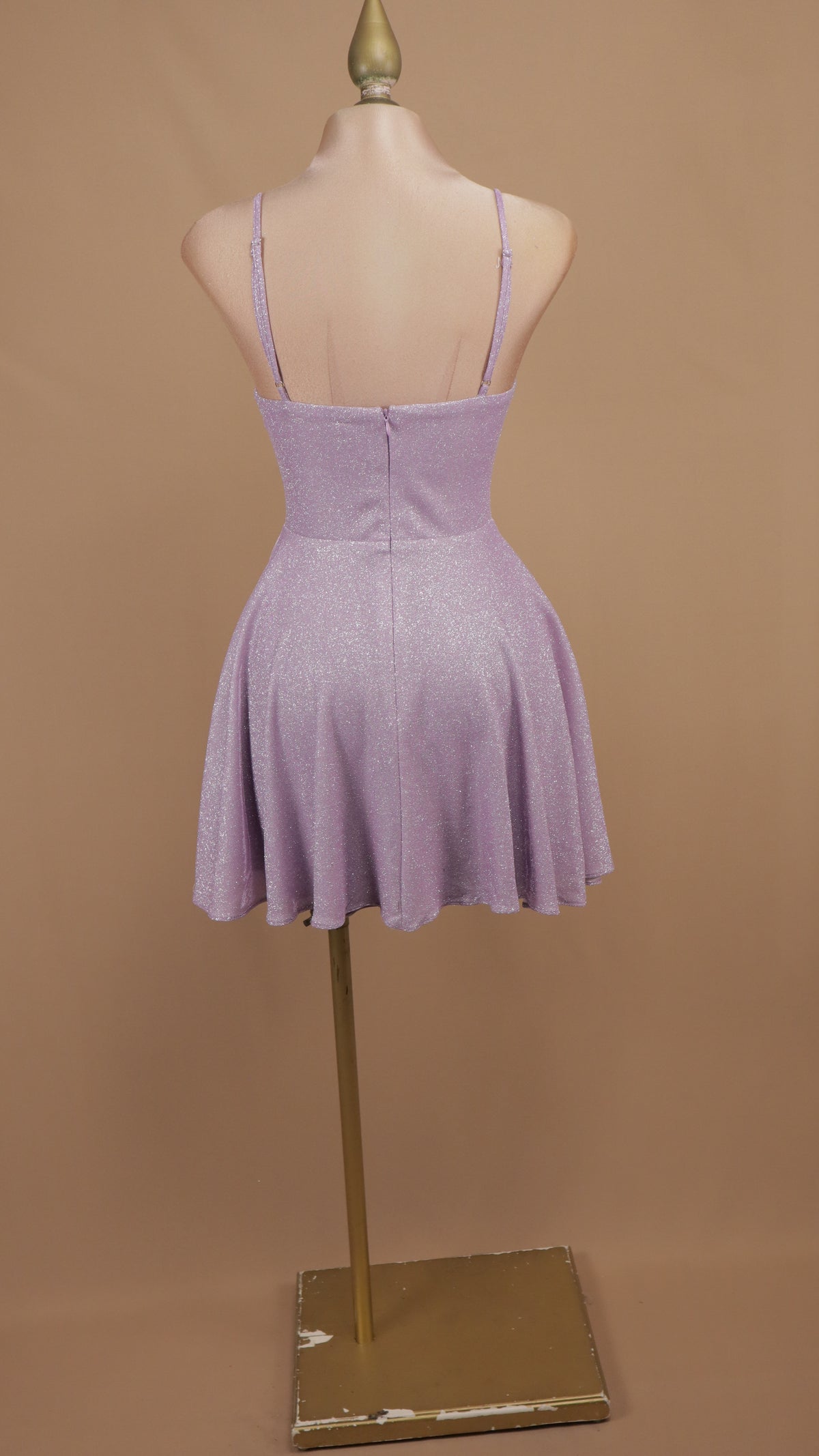 Vestido corto con falda circular