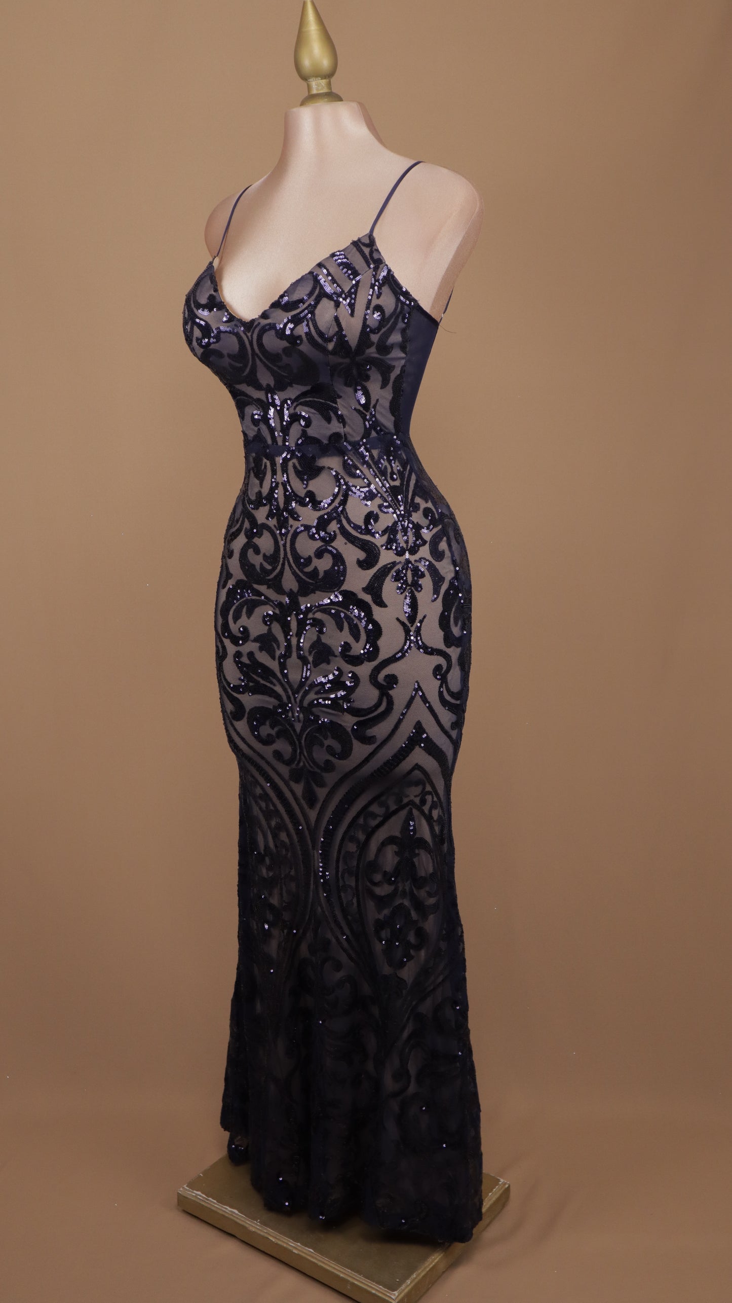 Vestido largo corte sirena con lentejuela