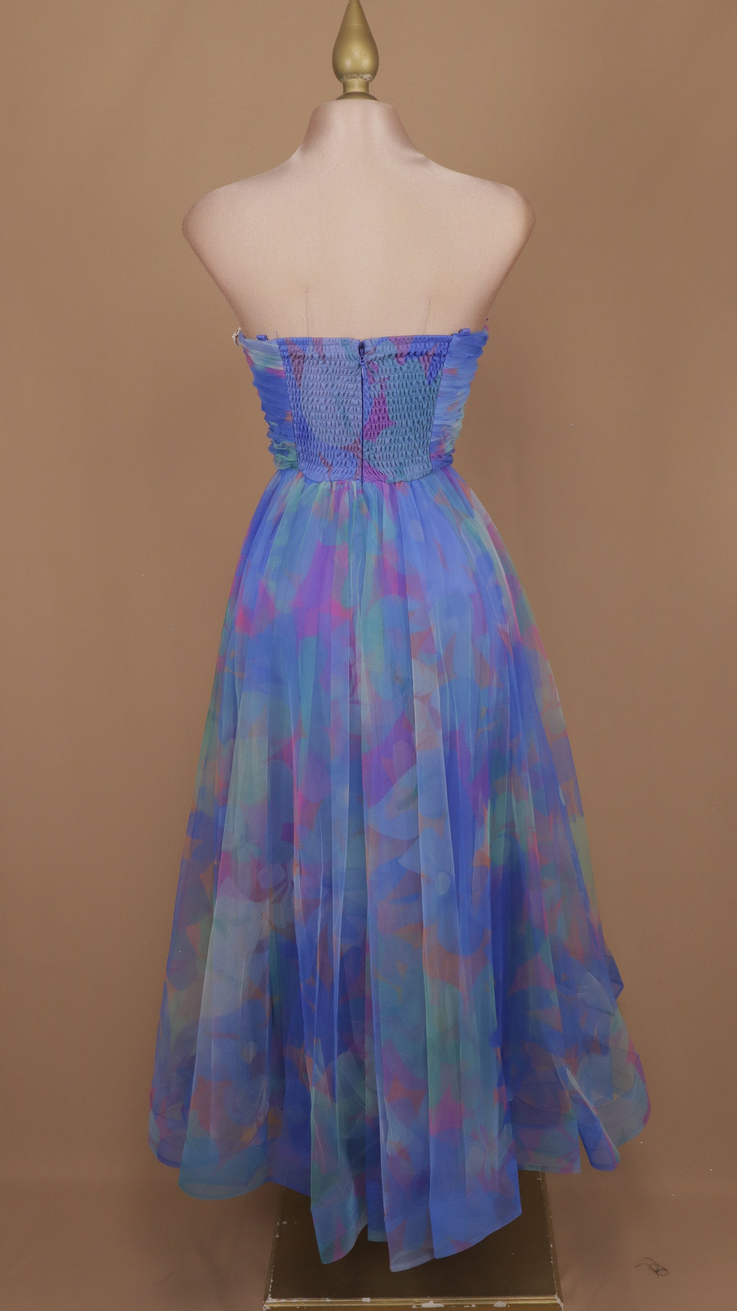 Vestido maxi estraple con estampado