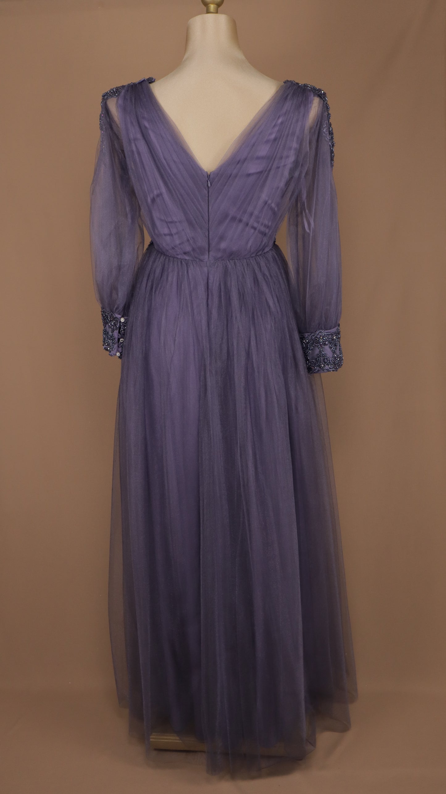 Vestido largo plus size con manga larga