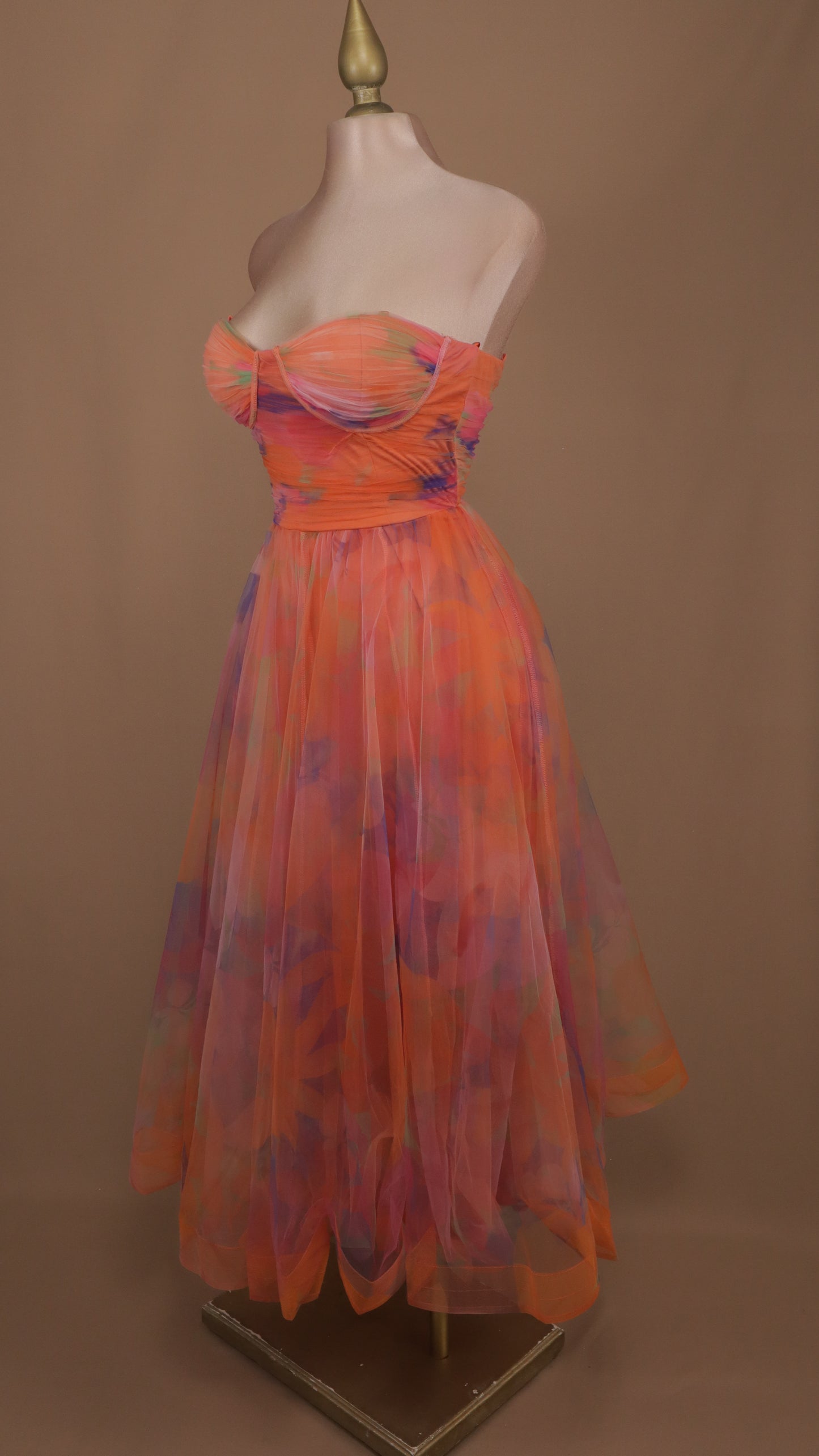 Vestido maxi estraple con estampado