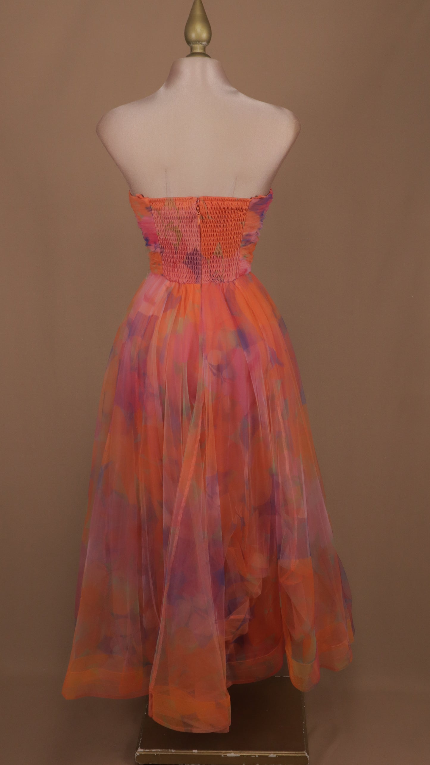 Vestido maxi estraple con estampado