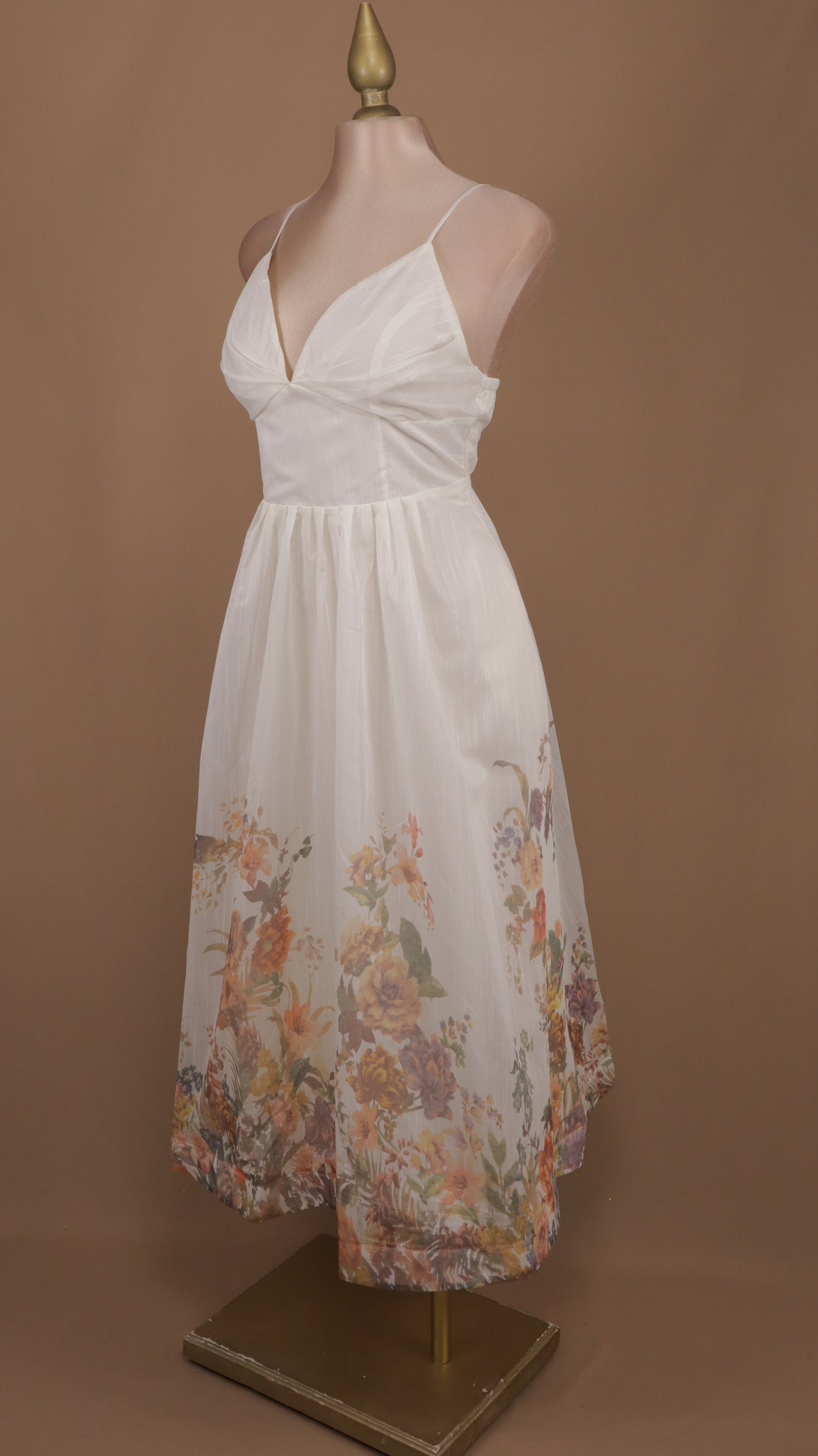 Vestido maxi con falda estampada linea A