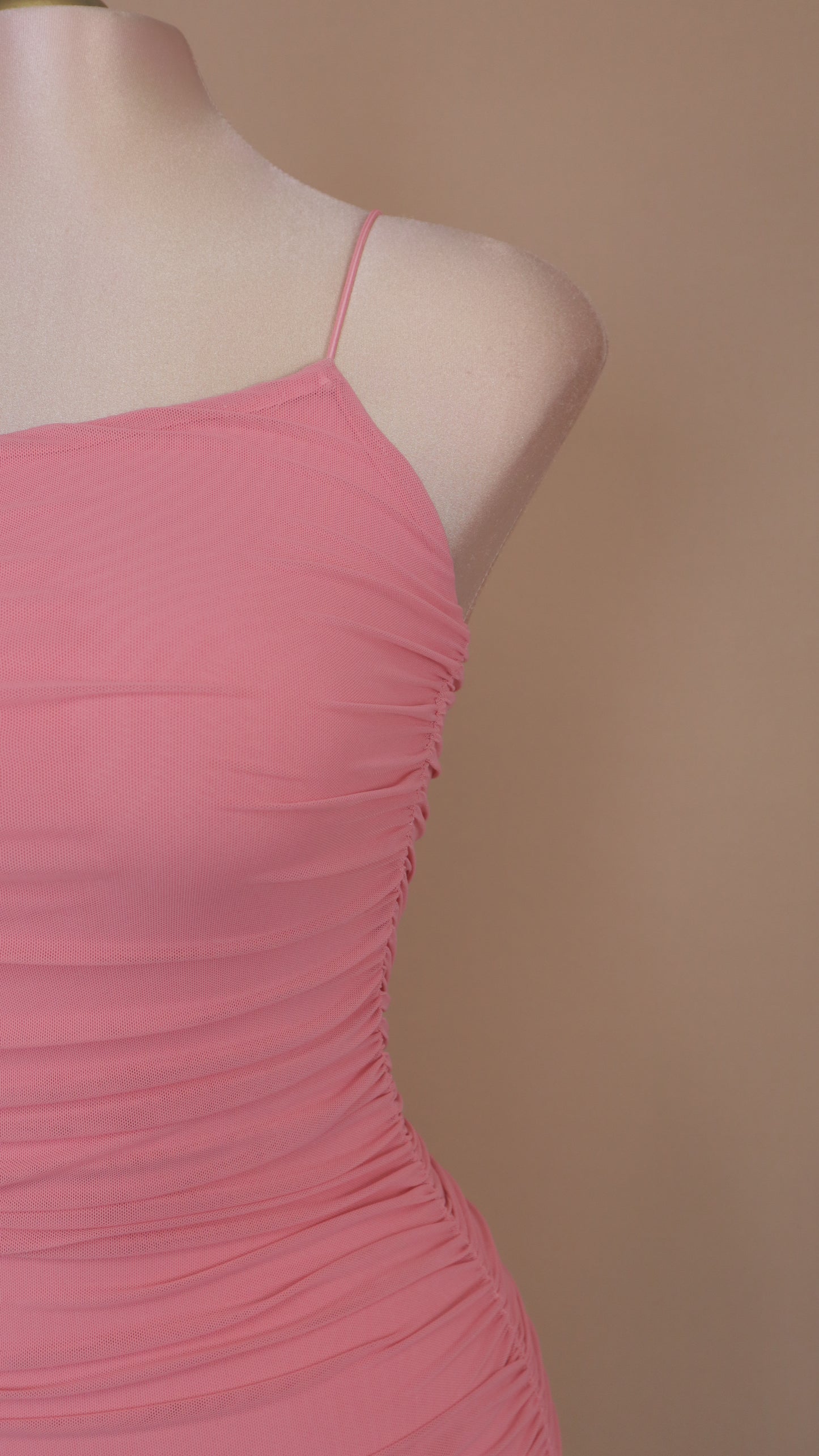 Vestido maxi plisado sensual