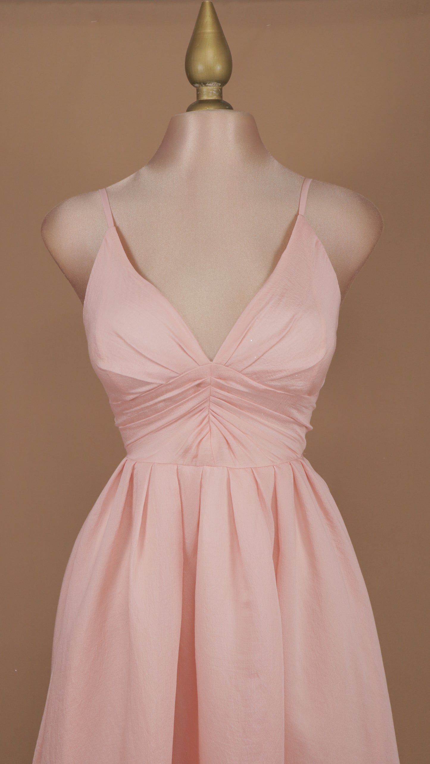 Vestido maxi escote en V y linea A