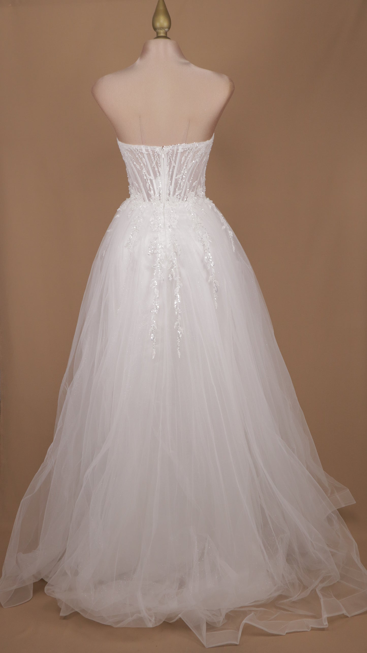 Vestido de novia straple con pedrería