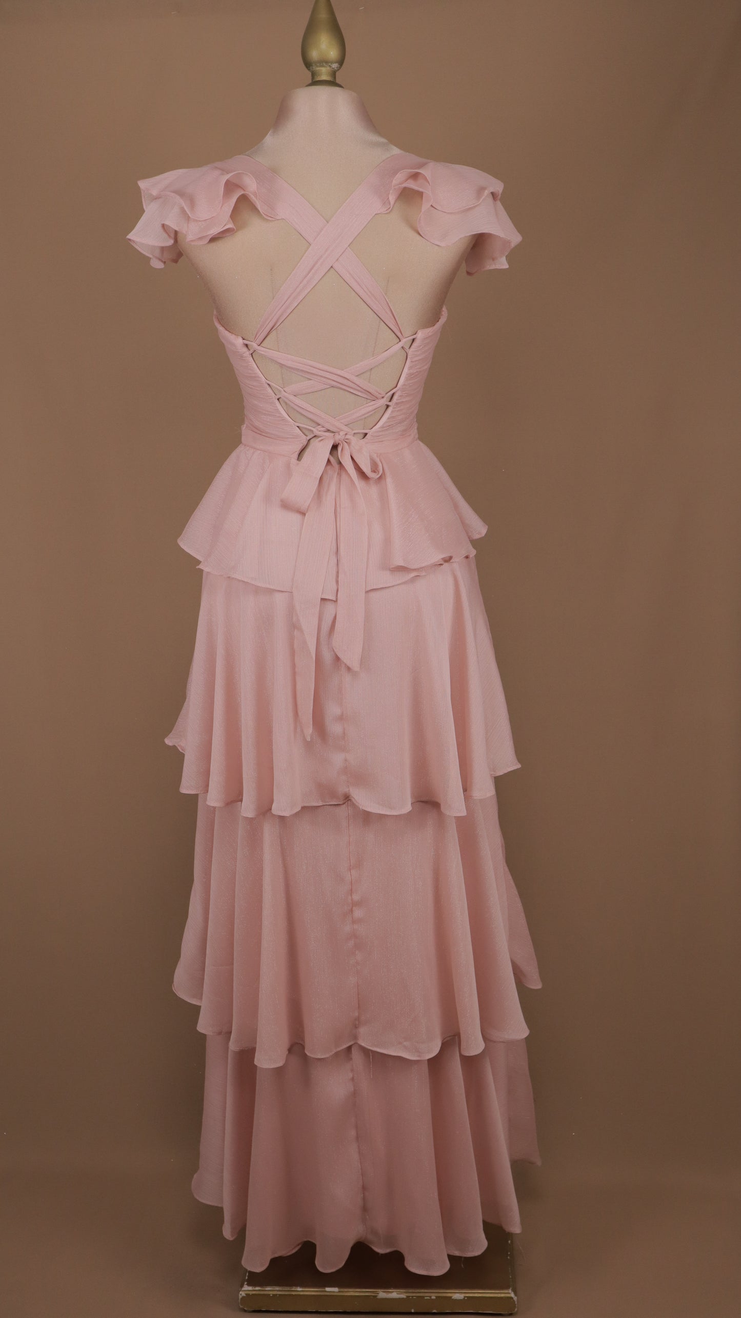 Vestido largo con olanes en falda y corset