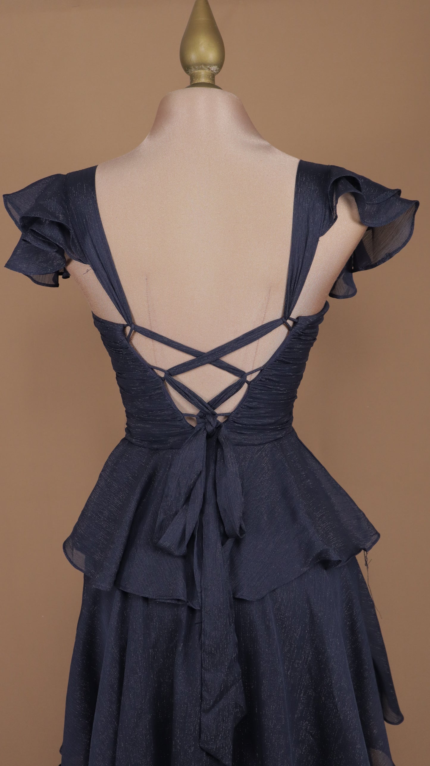 Vestido largo con olanes en falda y corset
