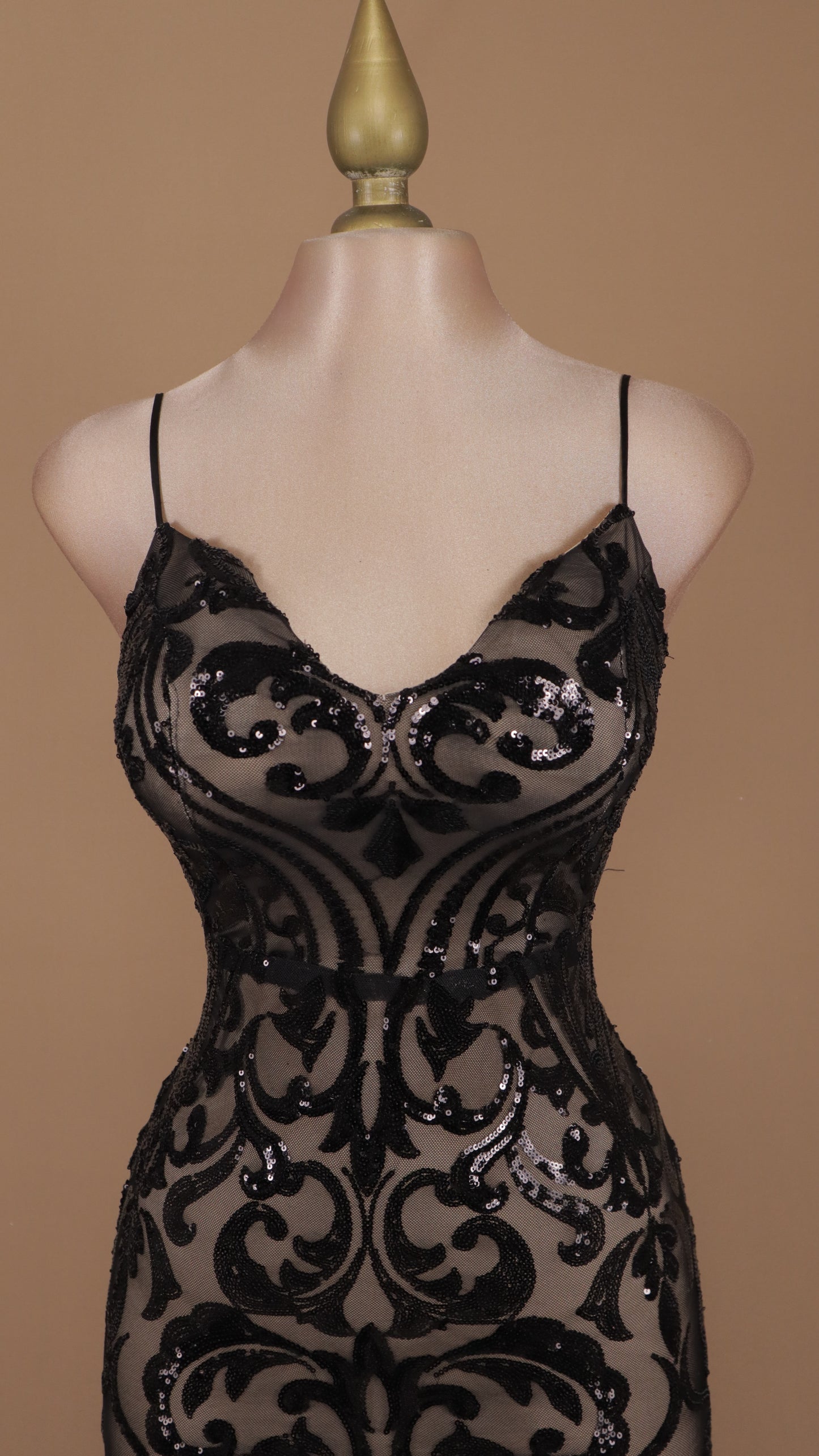 Vestido largo corte sirena con lentejuela