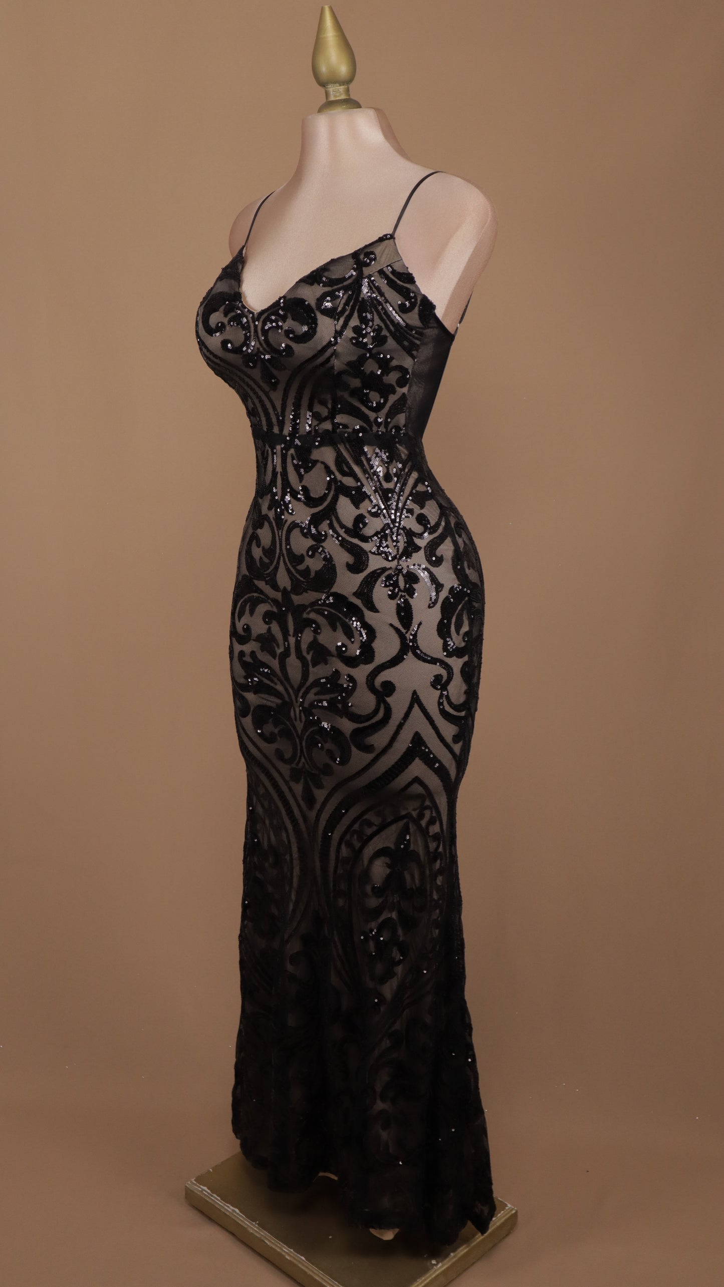 Vestido largo corte sirena con lentejuela