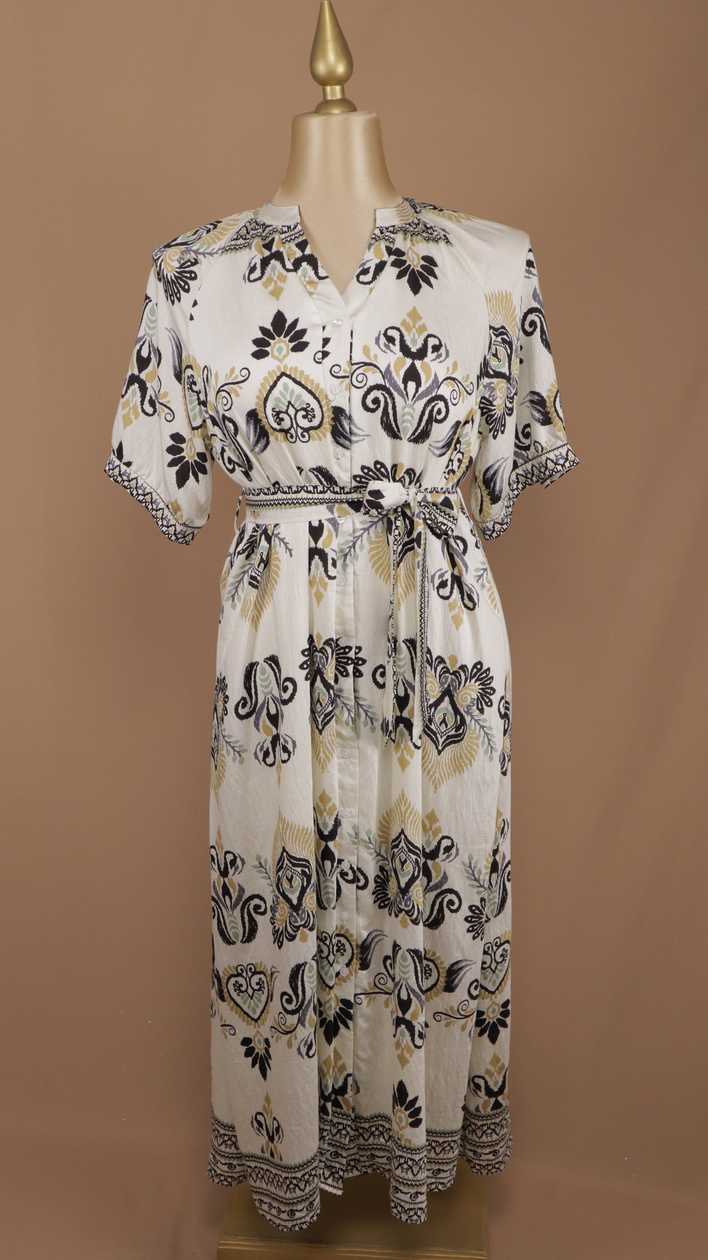 Vestido plus size con manga y estampado