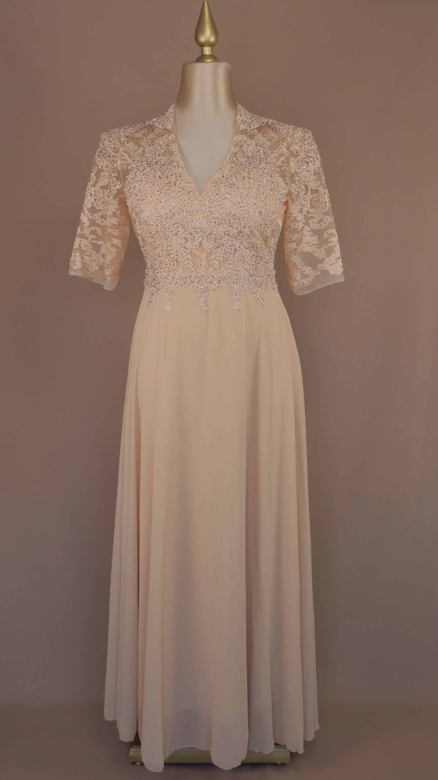 Vestido largo talla extra manga 3/4 con pedreria