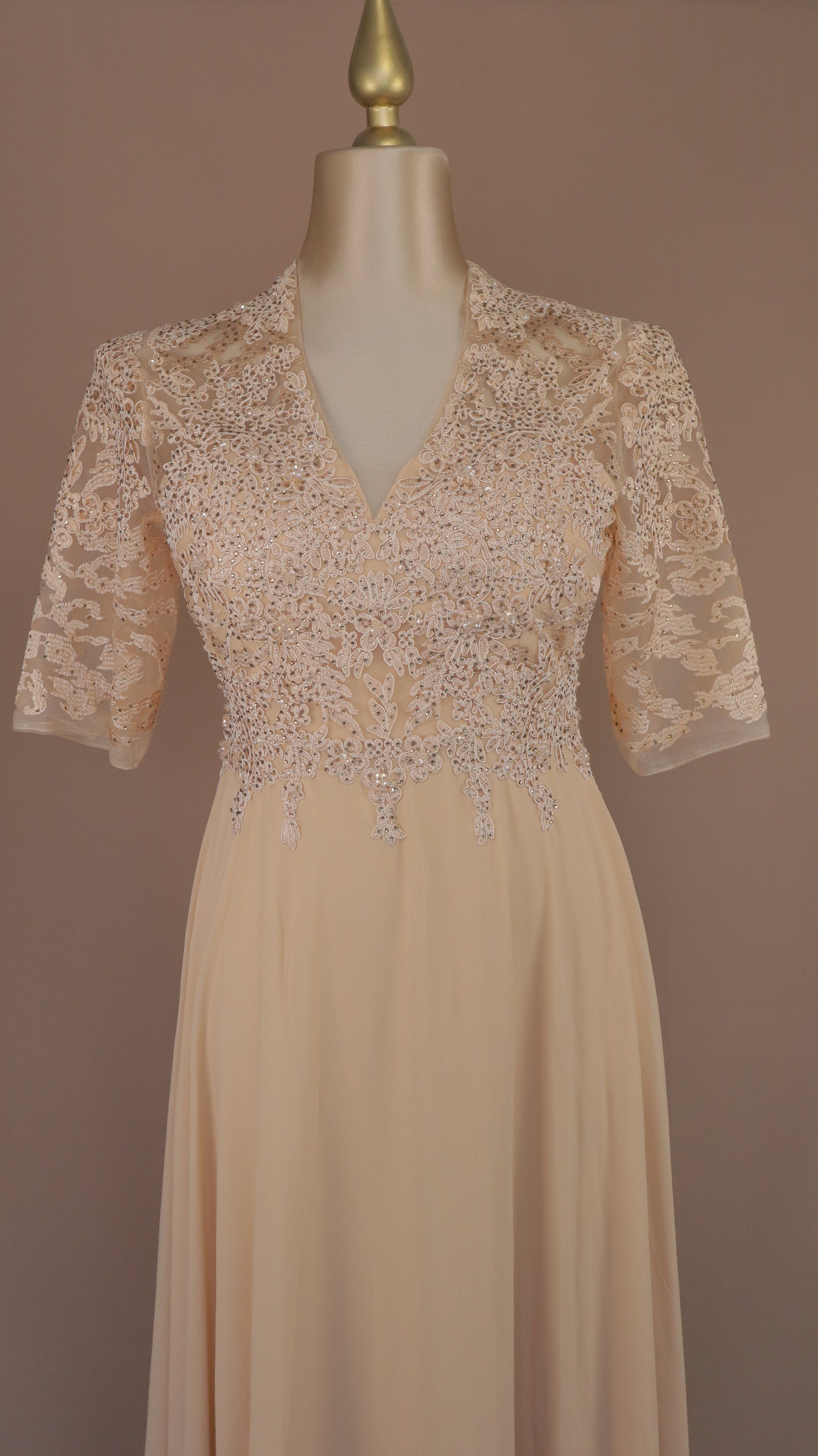 Vestido largo talla extra manga 3/4 con pedreria