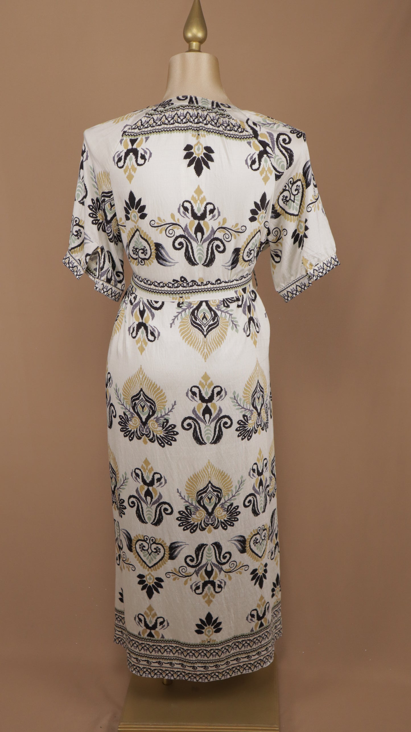 Vestido plus size con manga y estampado