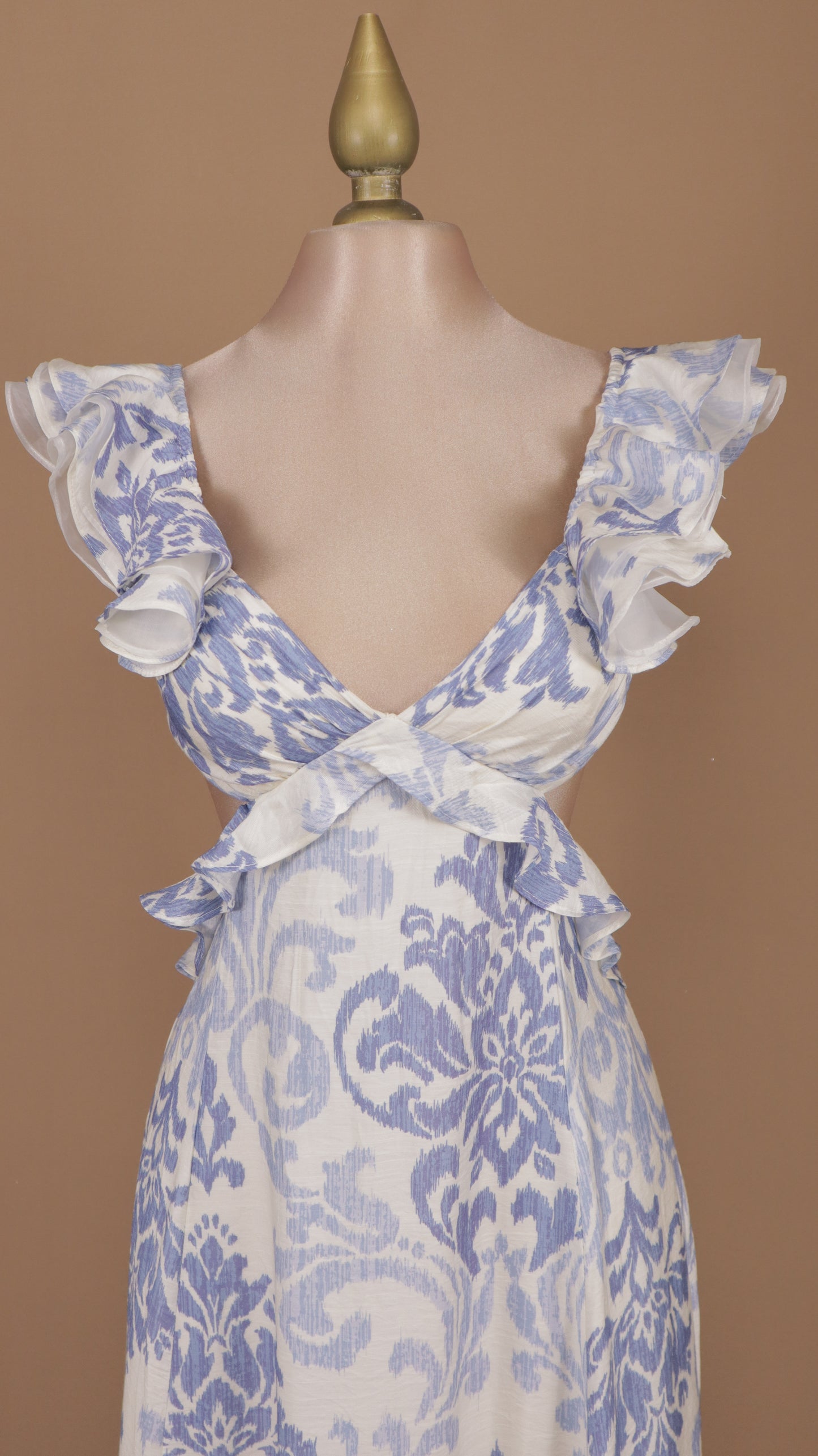 Vestido largo estampado con escote en la espalda