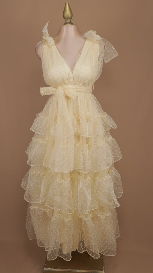 Vestido midi con olanes y tul escote en v