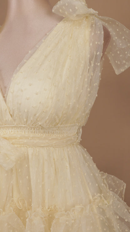 Vestido midi con olanes y tul escote en v
