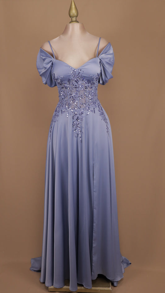 Vestido largo linea A con aplicación en cintura y corset