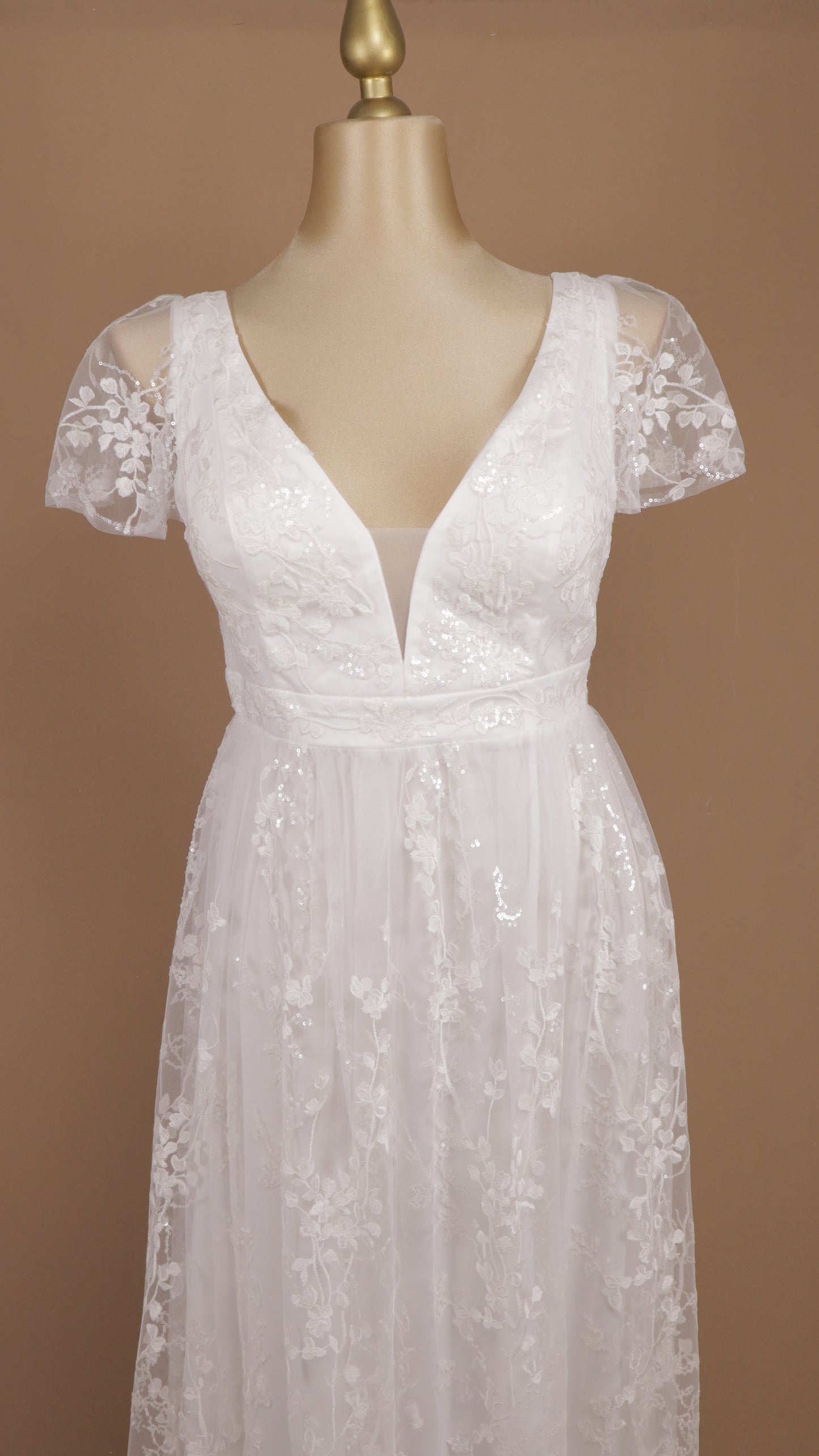 Vestido largo de novia talla extra con manga y lentejuela