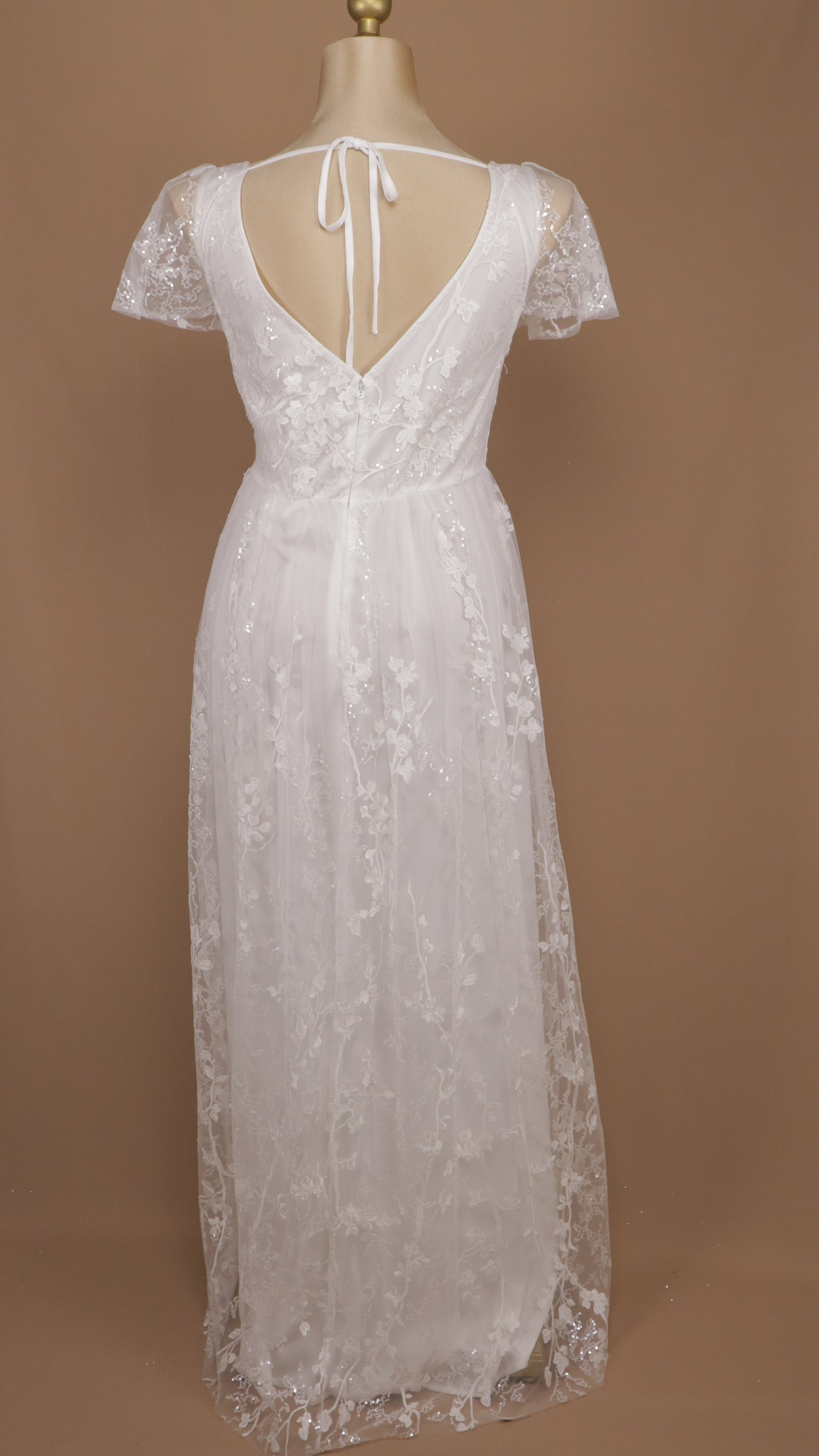 Vestido largo de novia talla extra con manga y lentejuela