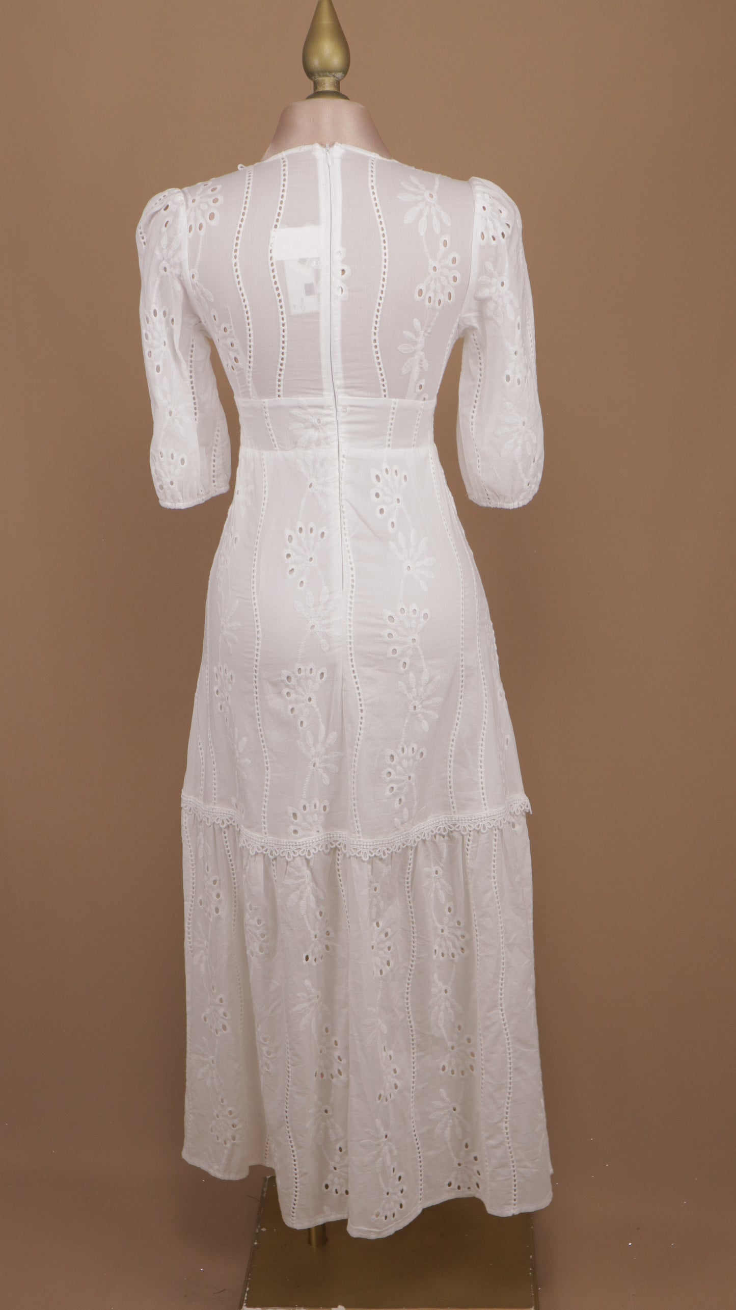 Vestido midi manga larga con escote en V