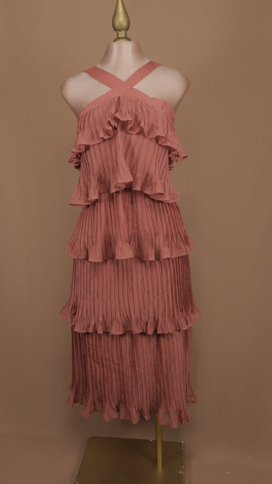 Vestido midi cuello halter y olanes