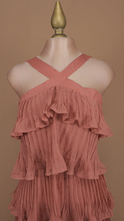 Vestido midi cuello halter y olanes