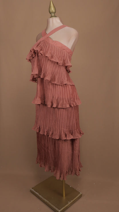 Vestido midi cuello halter y olanes