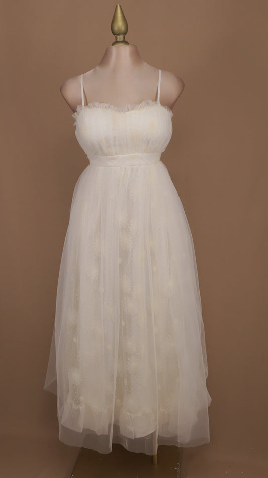 Vestido midi de tirantes con tul