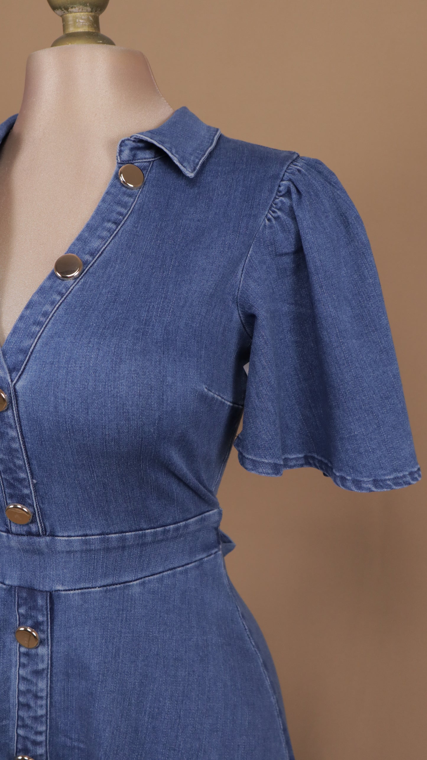 Vestido midi con manga